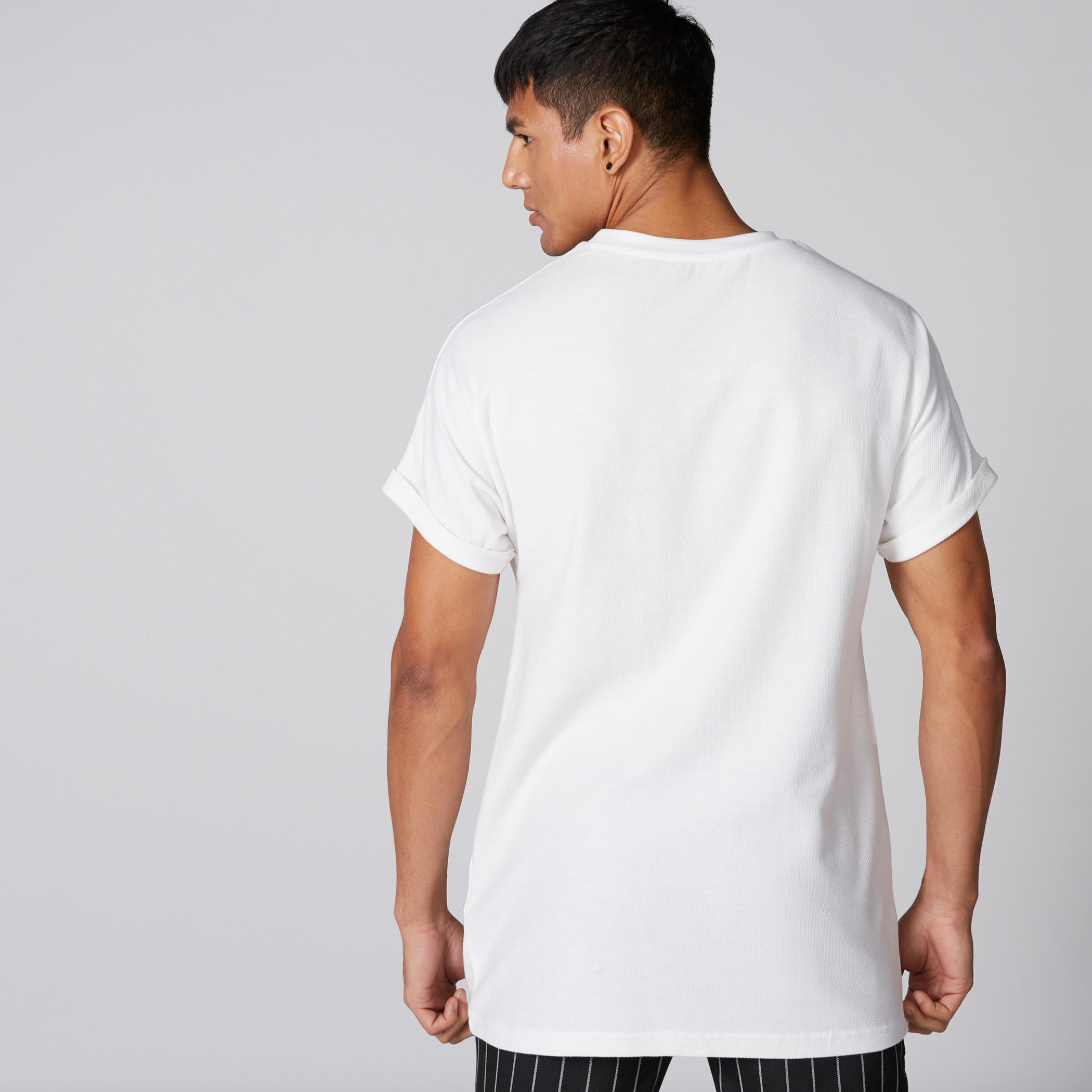 تيشيرت طويل بأكمام قصيرة وطبعات-men-clothing-tshirtsandpolos-tshirts-image-3