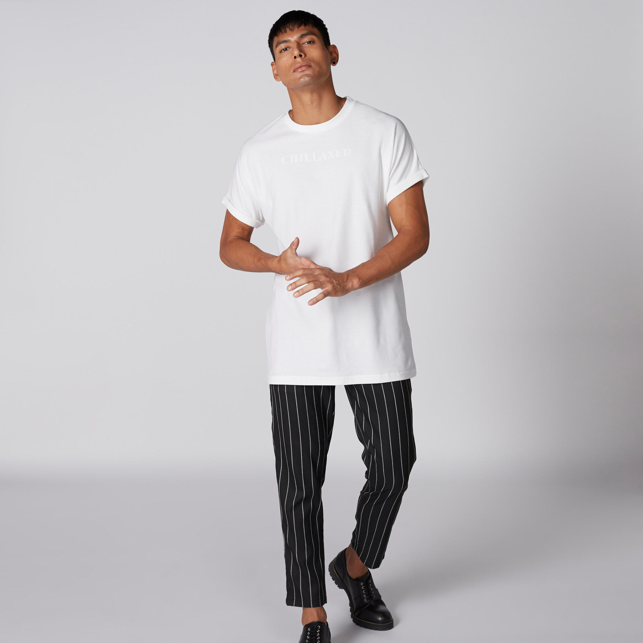 تيشيرت طويل بأكمام قصيرة وطبعات-men-clothing-tshirtsandpolos-tshirts-image-1