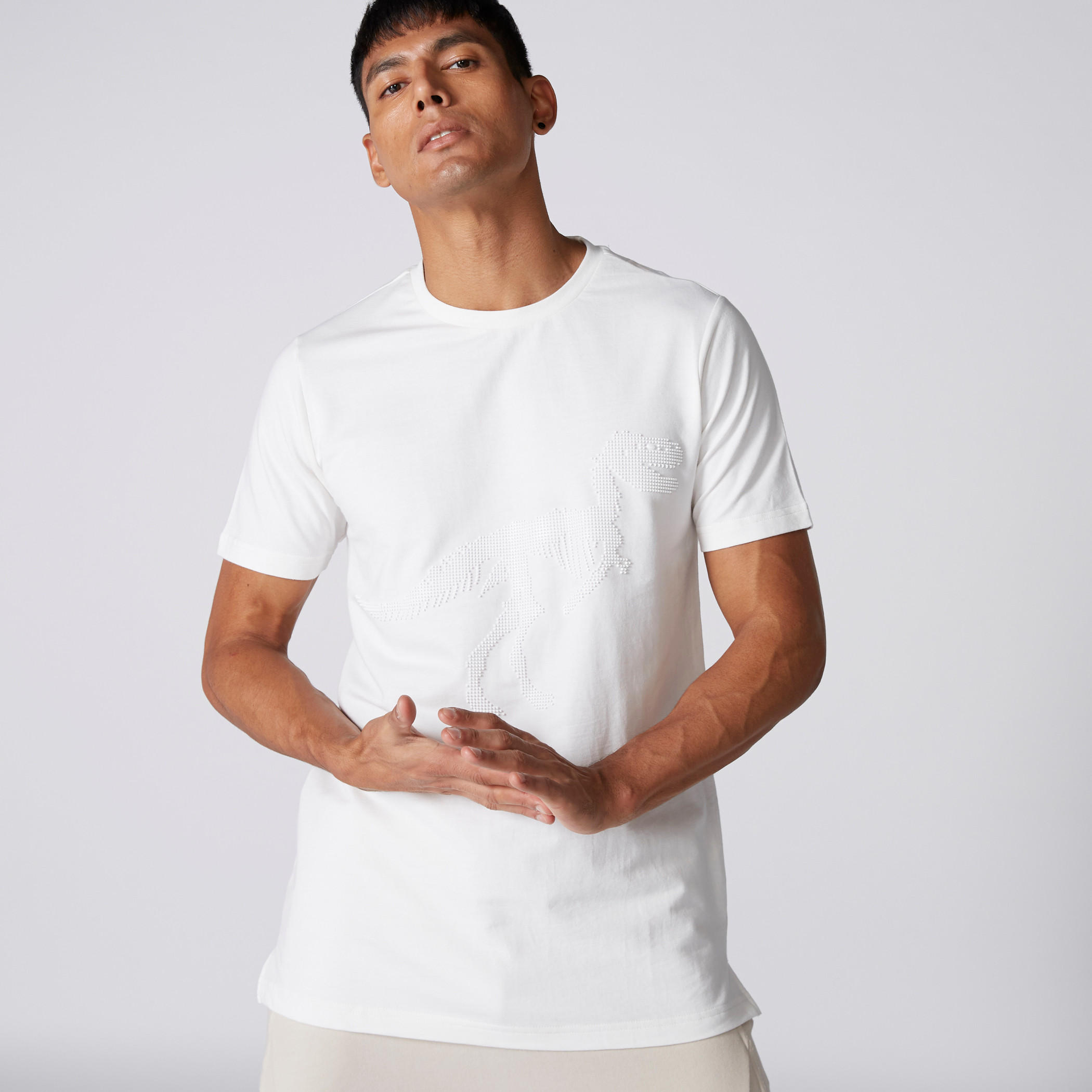 تيشيرت بأكمام قصيرة وياقة ضيقة-men-clothing-tshirtsandpolos-tshirts-image-2