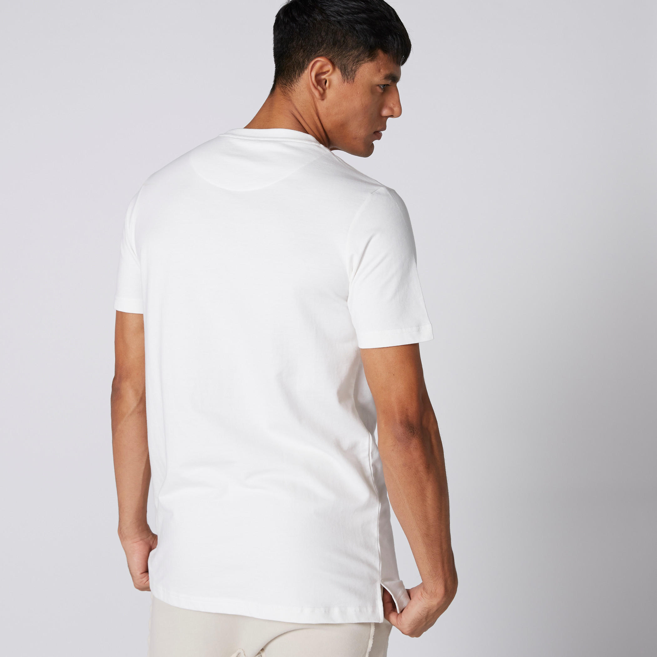 تيشيرت بأكمام قصيرة وياقة ضيقة-men-clothing-tshirtsandpolos-tshirts-image-3