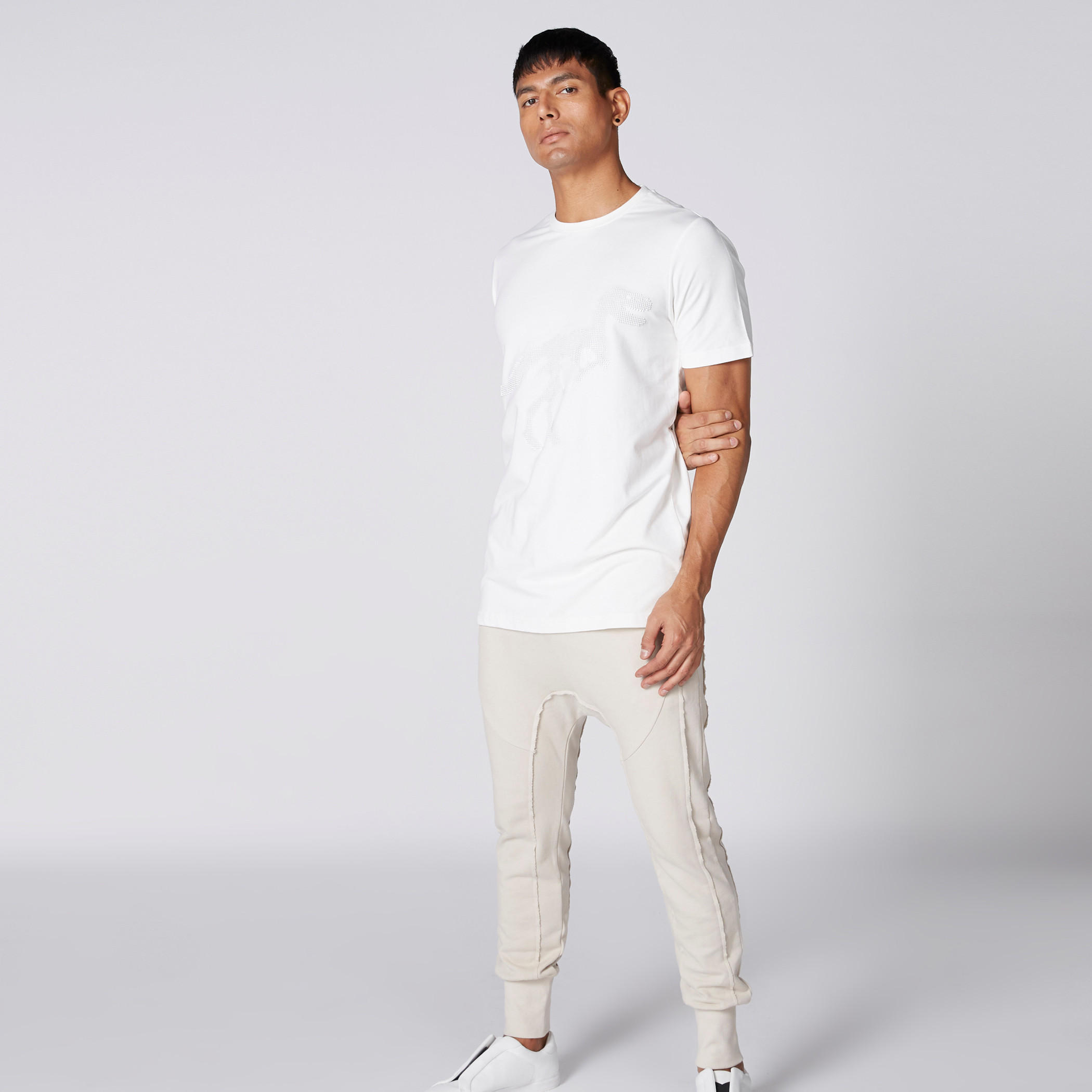 تيشيرت بأكمام قصيرة وياقة ضيقة-men-clothing-tshirtsandpolos-tshirts-image-4