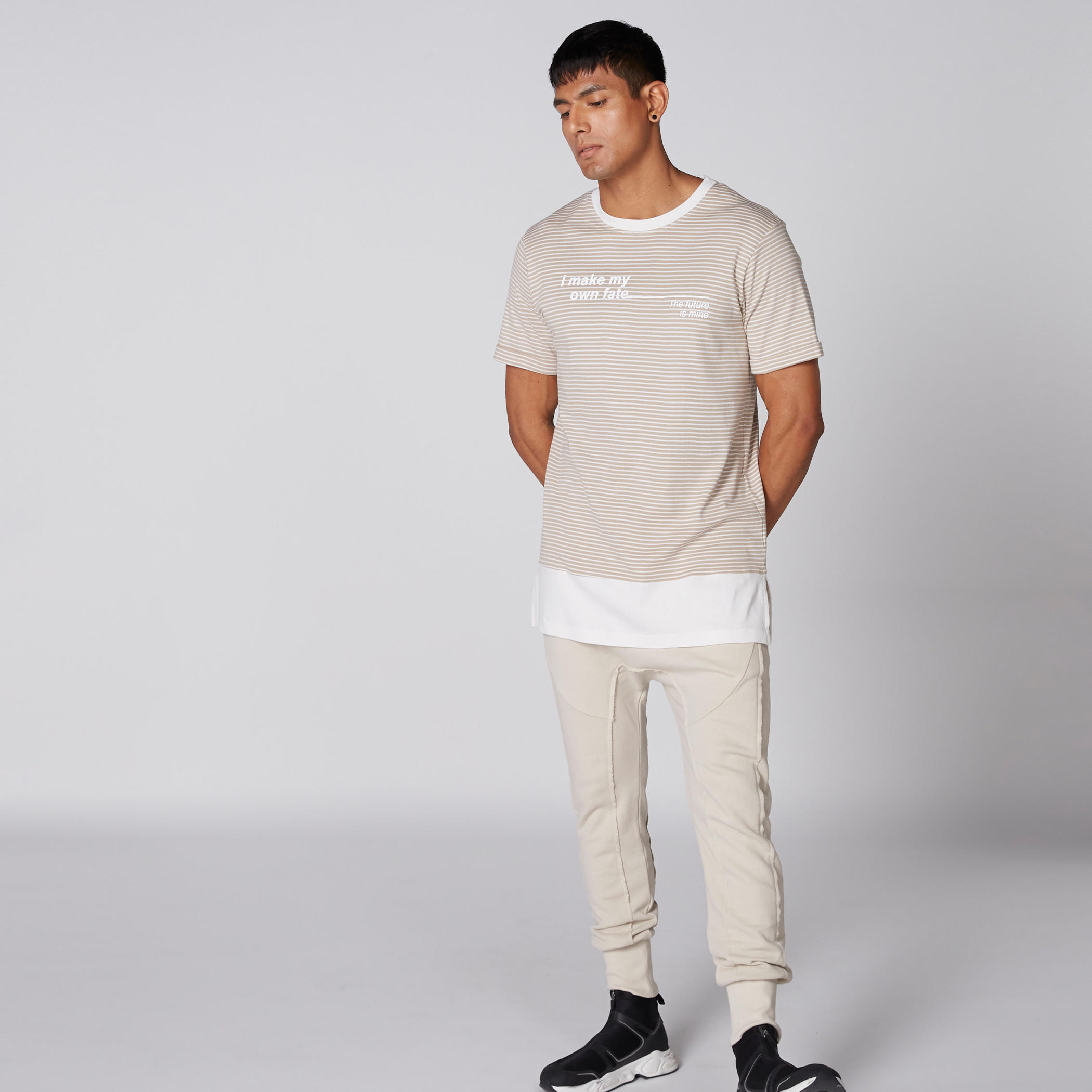 تيشيرت مقلّم بياقة مستديرة وأكمام قصيرة-men-clothing-tshirtsandpolos-tshirts-image-4