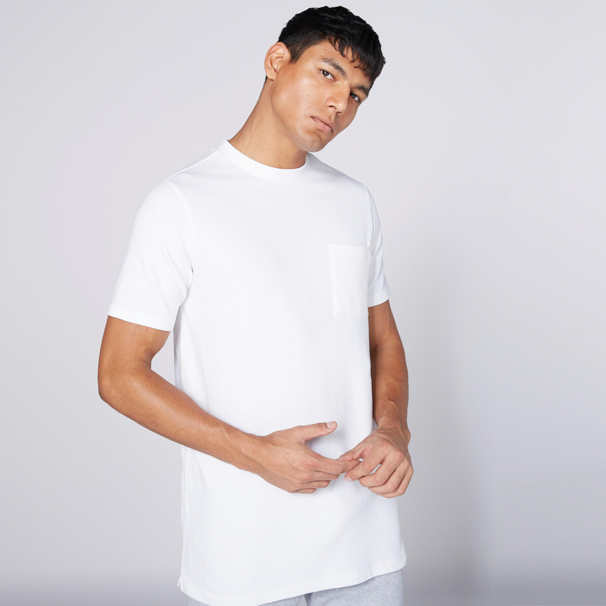 تيشيرت بياقة مستديرة وأكمام قصيرة-men-clothing-tshirtsandpolos-tshirts-image-1