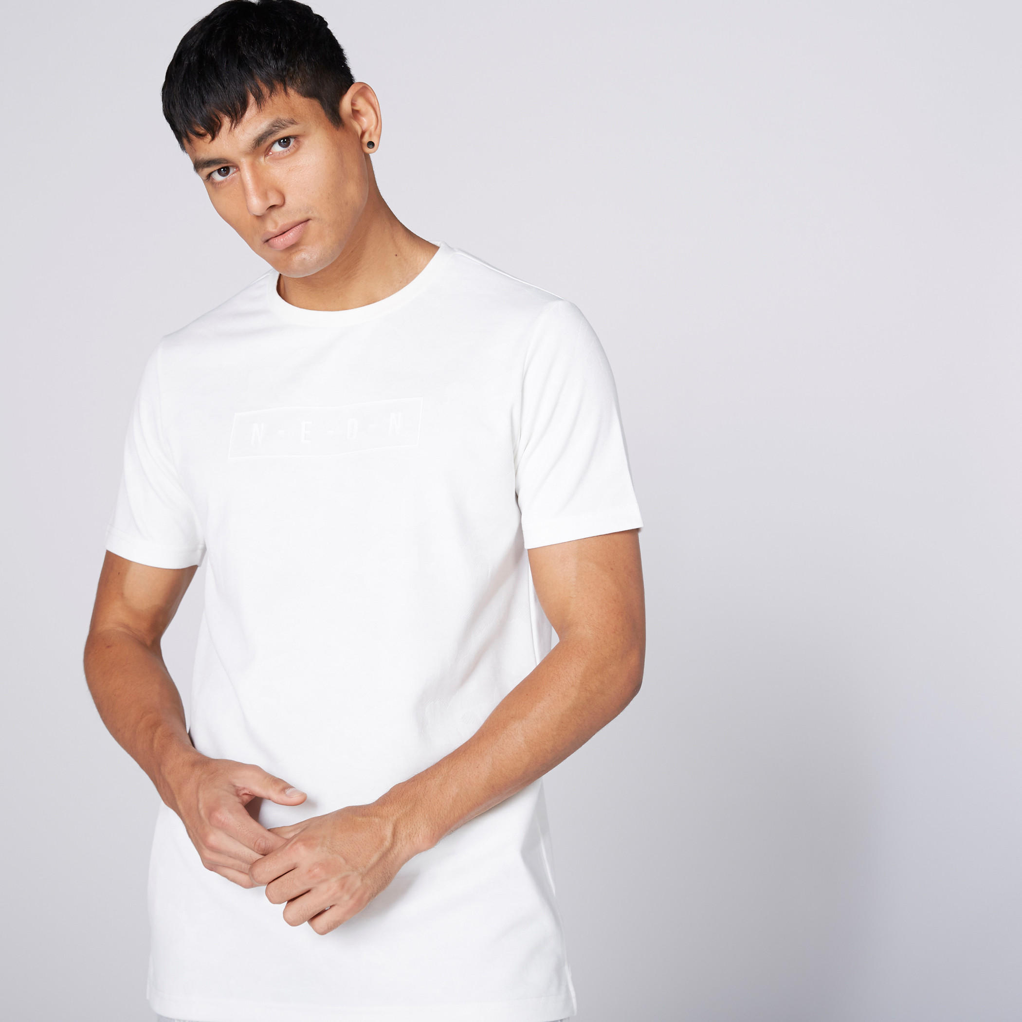 تيشيرت بياقة مستديرة وأكمام قصيرة-men-clothing-tshirtsandpolos-tshirts-image-1