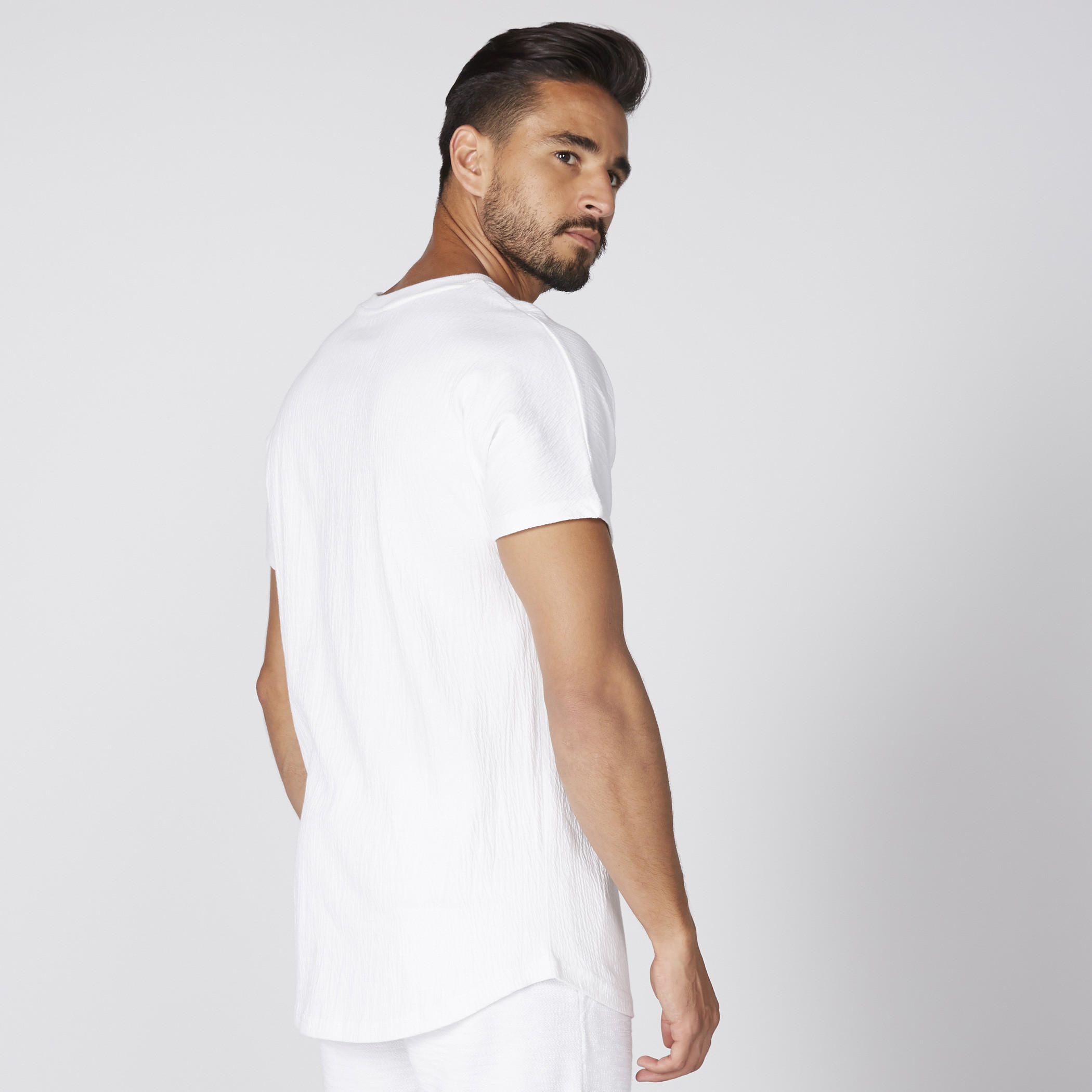 تيشيرت بارز الملمس بياقة مستديرة وأكمام قصيرة-men-clothing-tshirtsandpolos-tshirts-image-4