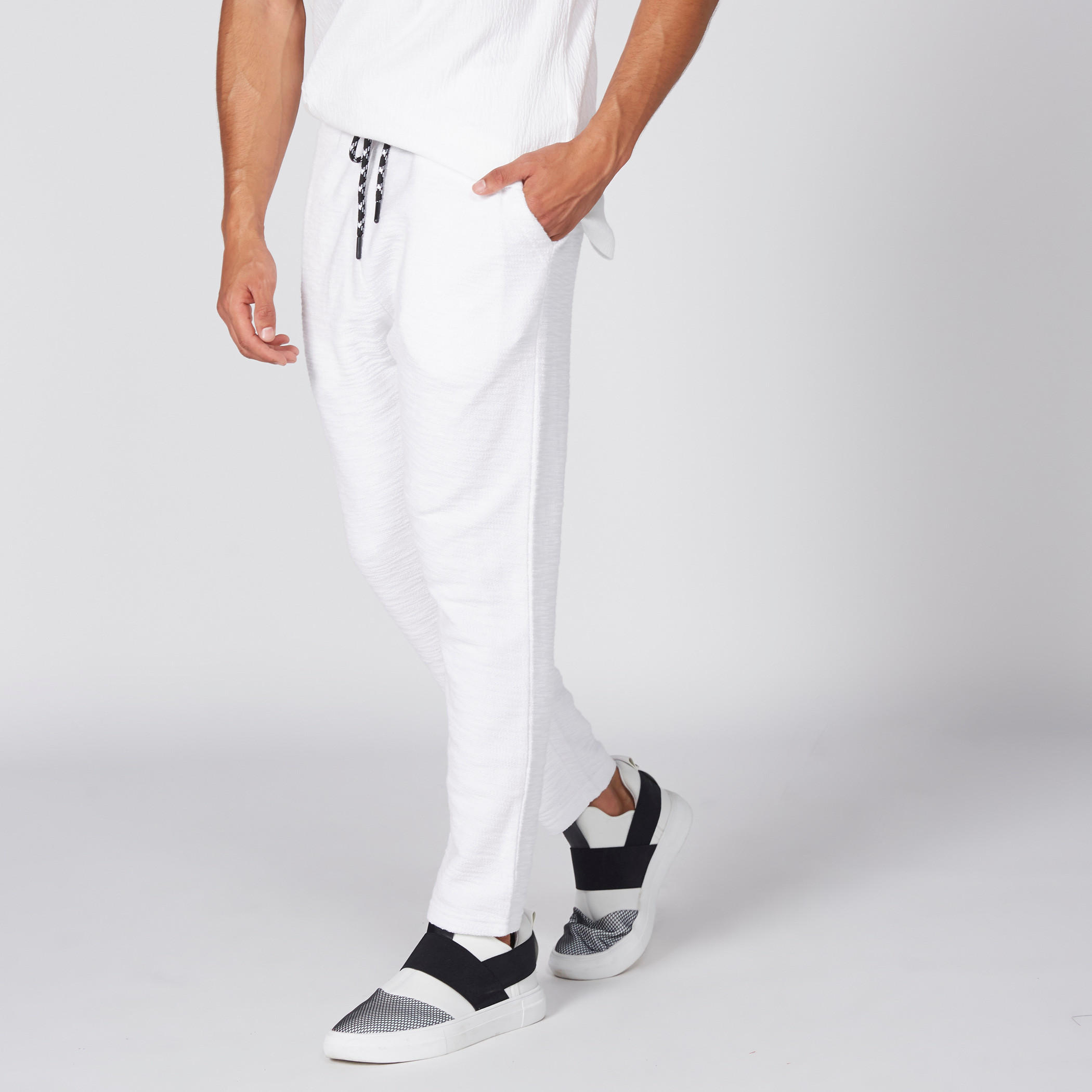بنطال طويل بارز الملمس بجيوب ورباط-men-clothing-bottoms-trousersandchinos-trousers-image-3