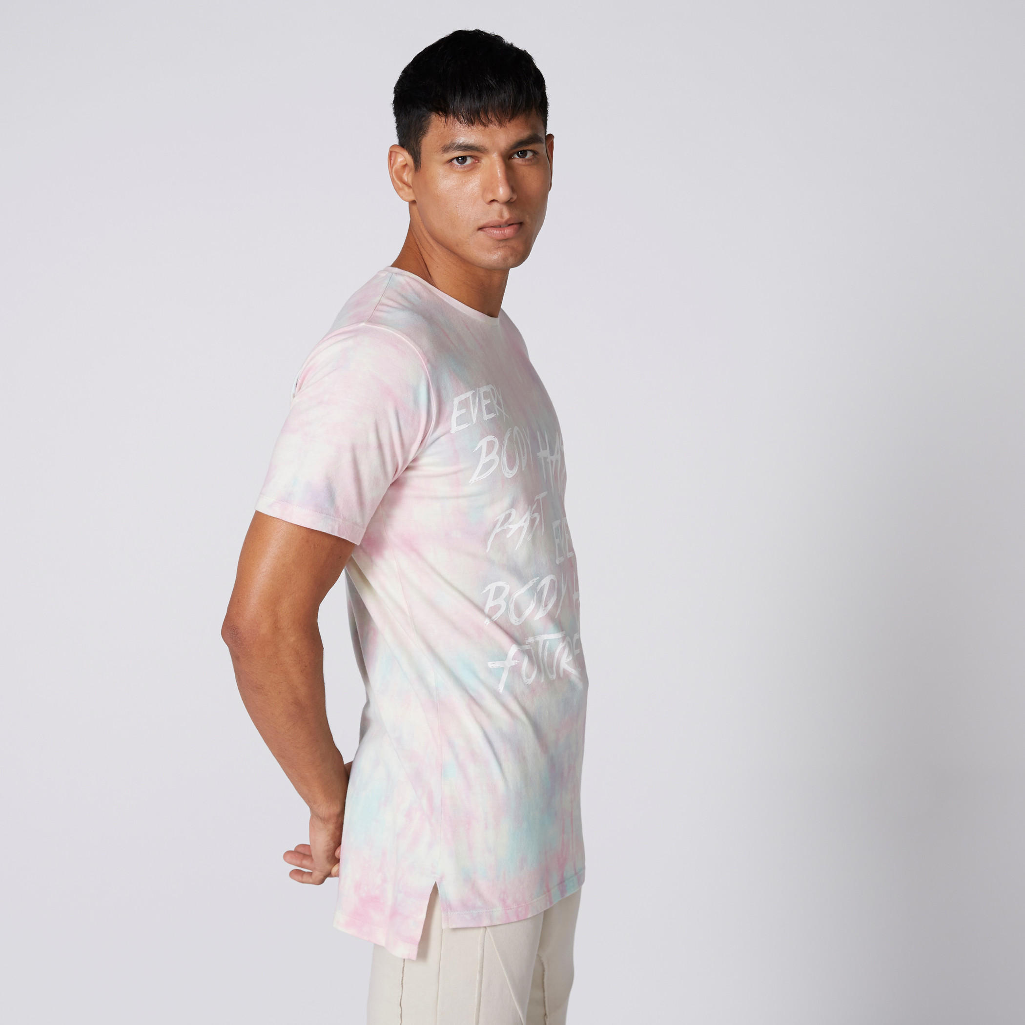 تيشيرت بياقة مستديرة وأكمام قصيرة وطبعات-men-clothing-tshirtsandpolos-tshirts-image-4