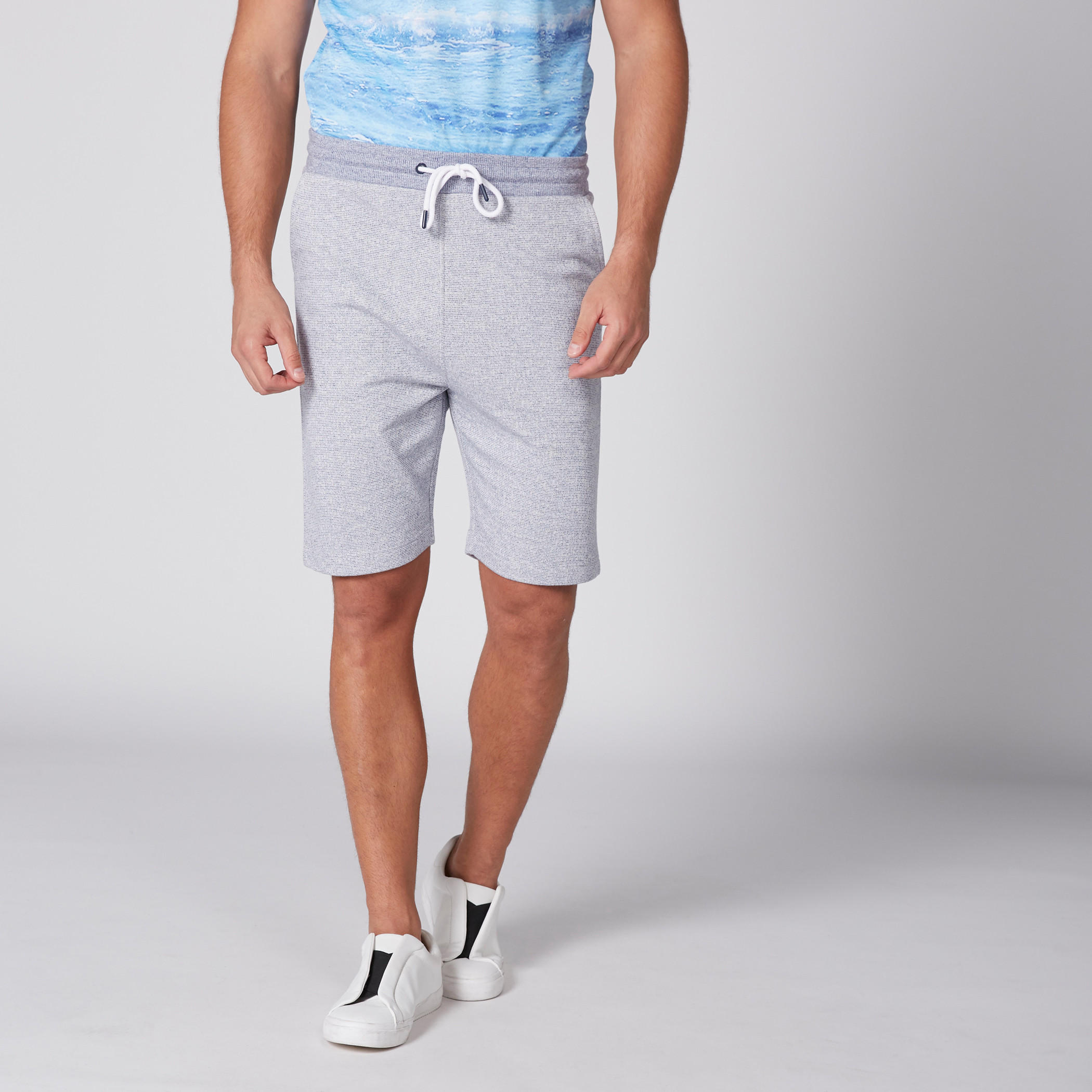 شورت بخصر مطّاطي وجيوب ورباط-men-clothing-bottoms-shorts-image-3