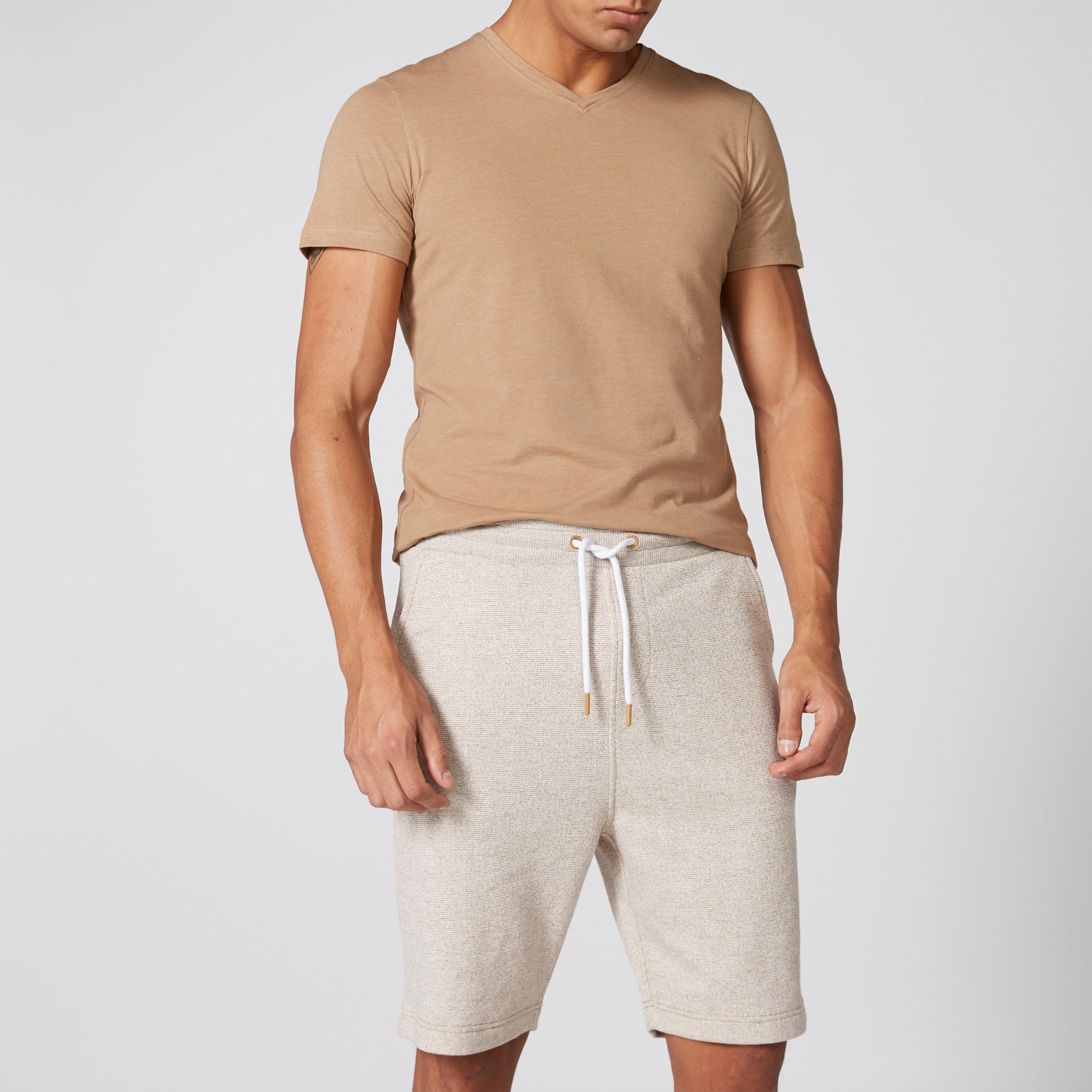 شورت بخصر مطّاطي وجيوب ورباط-men-clothing-bottoms-shorts-image-3