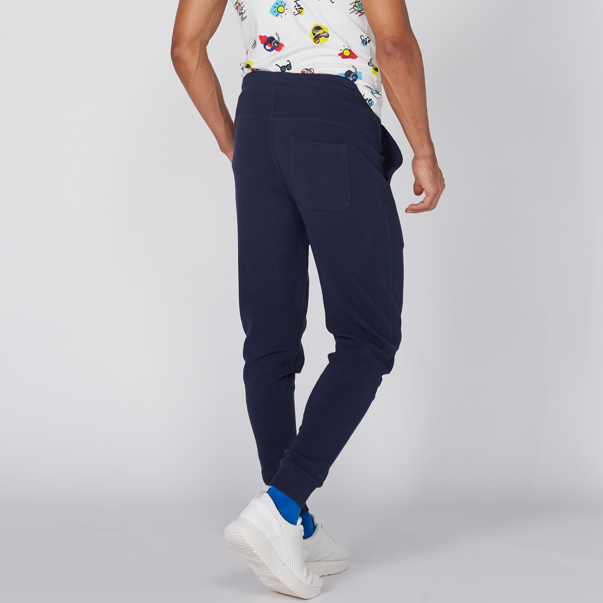 بنطال رياضي طويل بطبعات بيينج هيومان-men-clothing-bottoms-joggers-image-4