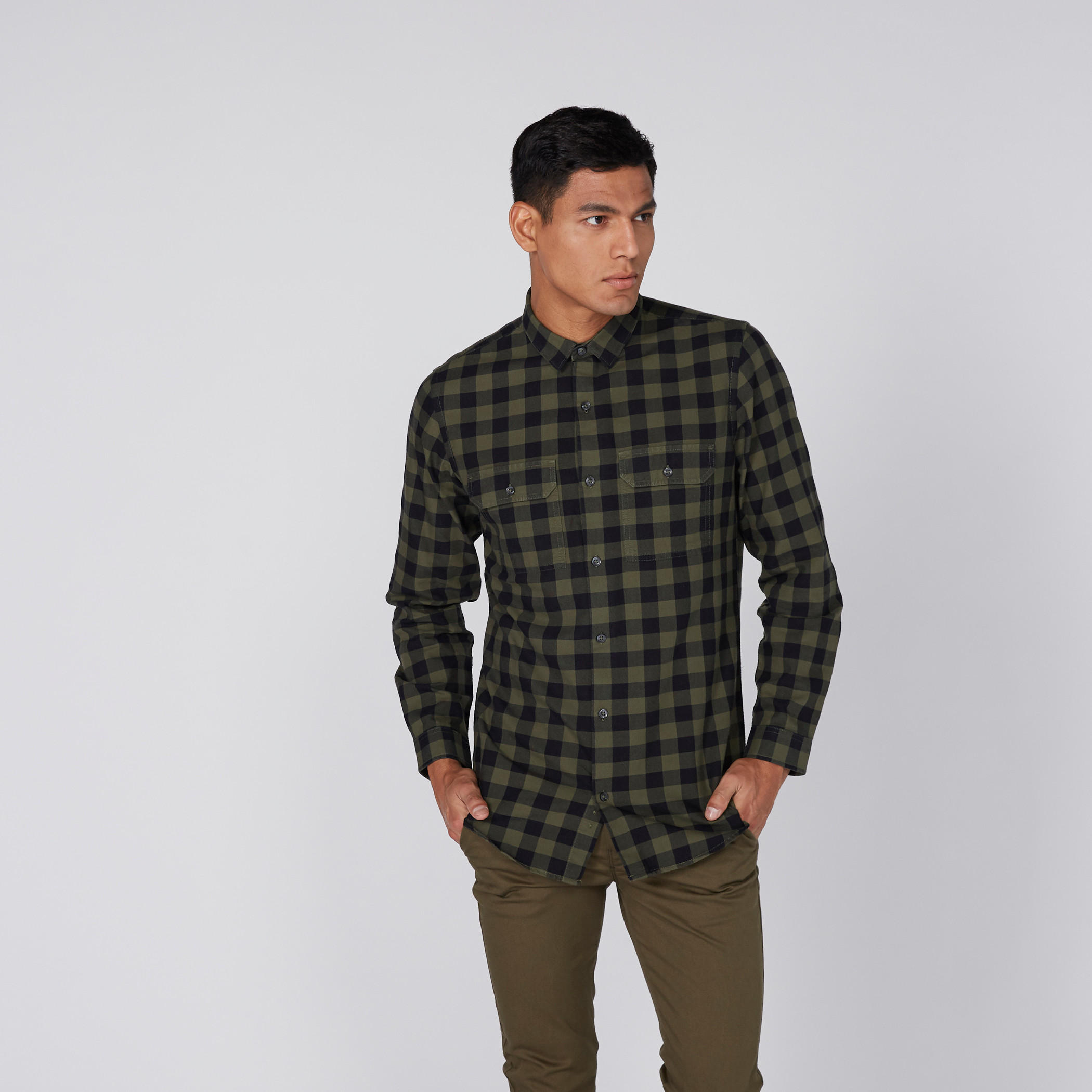 قميص بأكمام طويلة وأزرار وجيوب-men-clothing-shirts-image-1