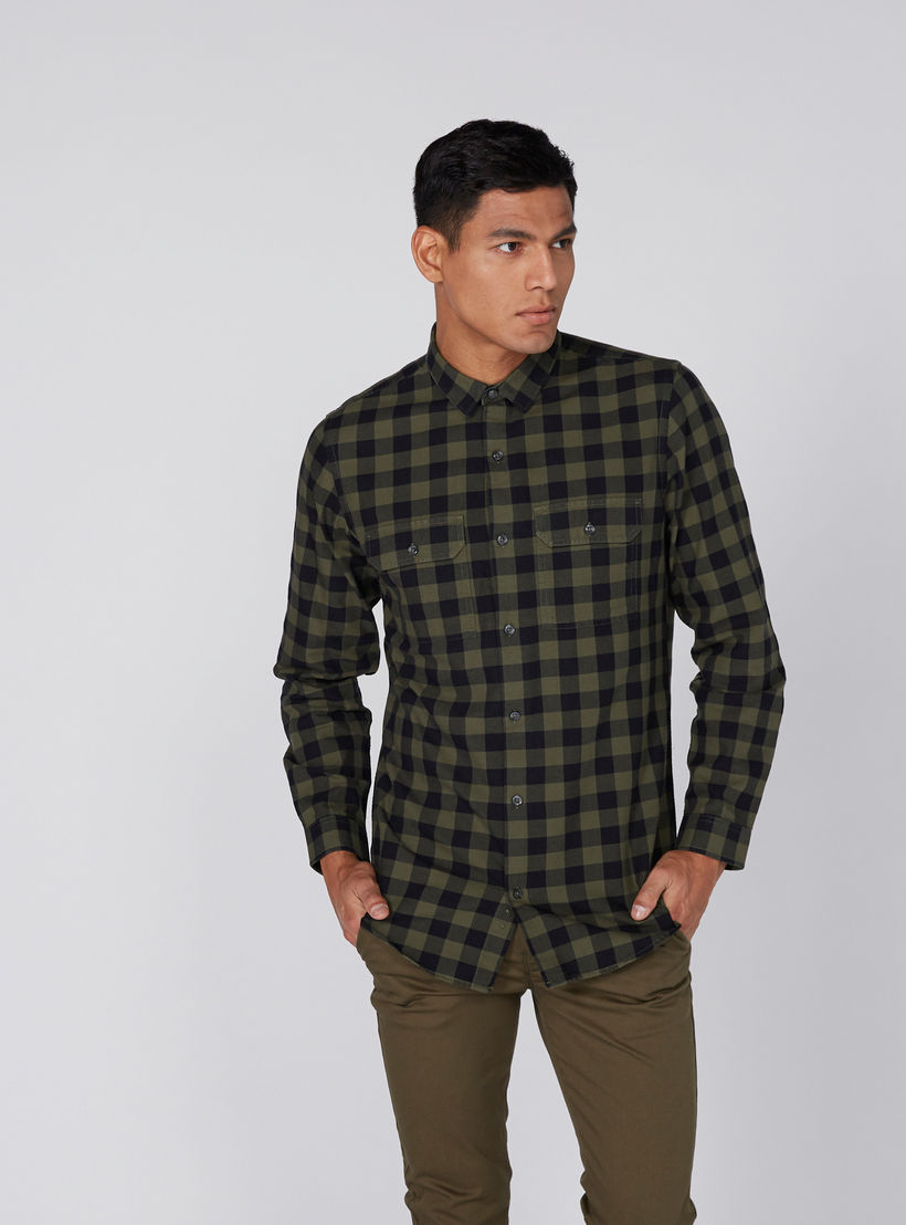 قميص بأكمام طويلة وأزرار وجيوب-men-clothing-shirts-image-1
