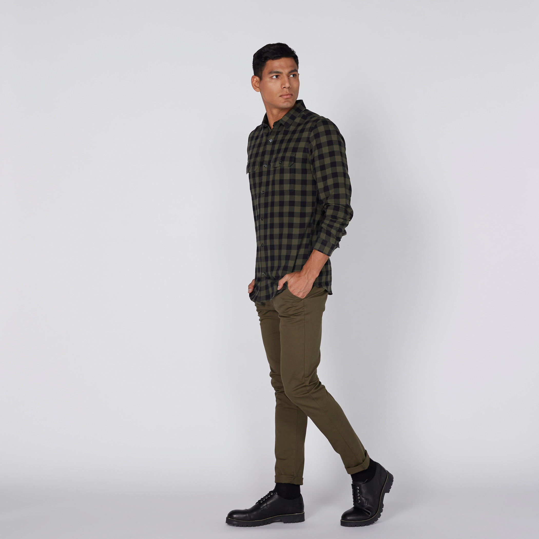 قميص بأكمام طويلة وأزرار وجيوب-men-clothing-shirts-image-2
