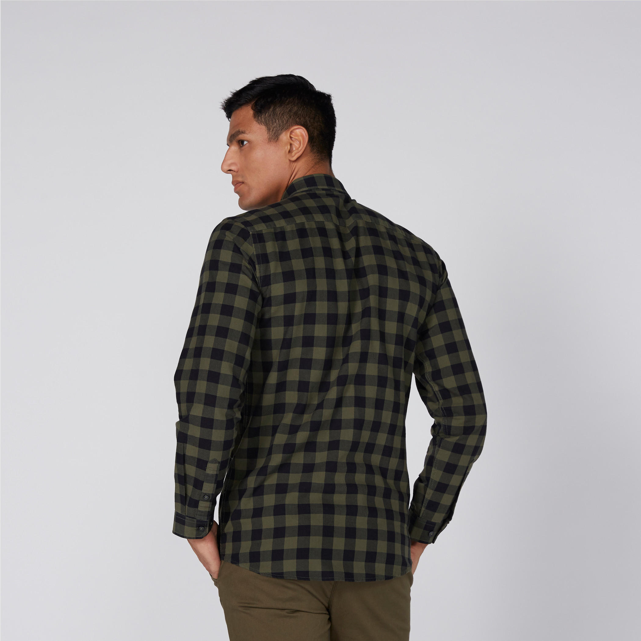 قميص بأكمام طويلة وأزرار وجيوب-men-clothing-shirts-image-4
