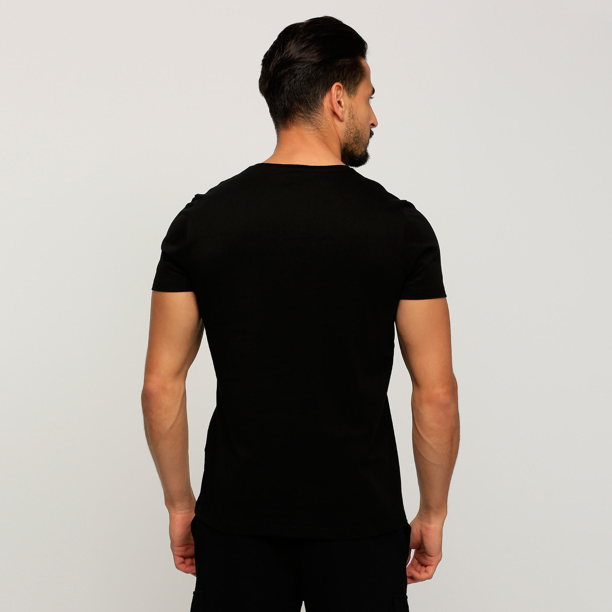 تيشيرت بياقة مستديرة وأكمام قصيرة وطبعات-men-clothing-tshirtsandpolos-tshirts-image-2