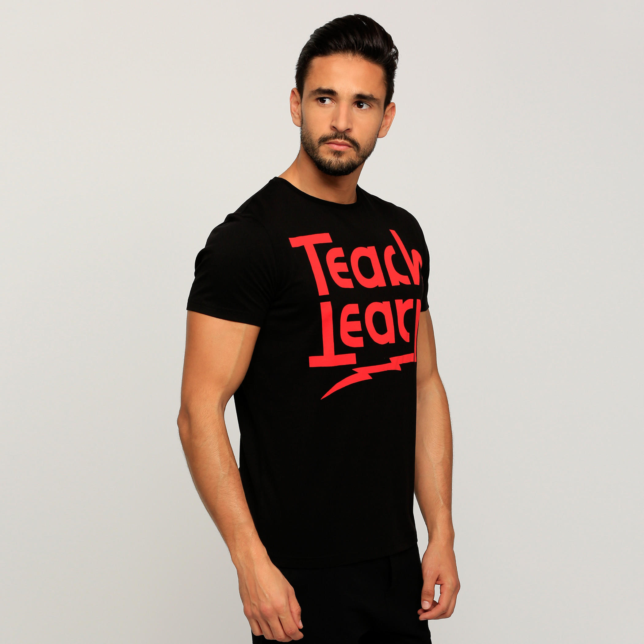تيشيرت بياقة مستديرة وأكمام قصيرة وطبعات-men-clothing-tshirtsandpolos-tshirts-image-3
