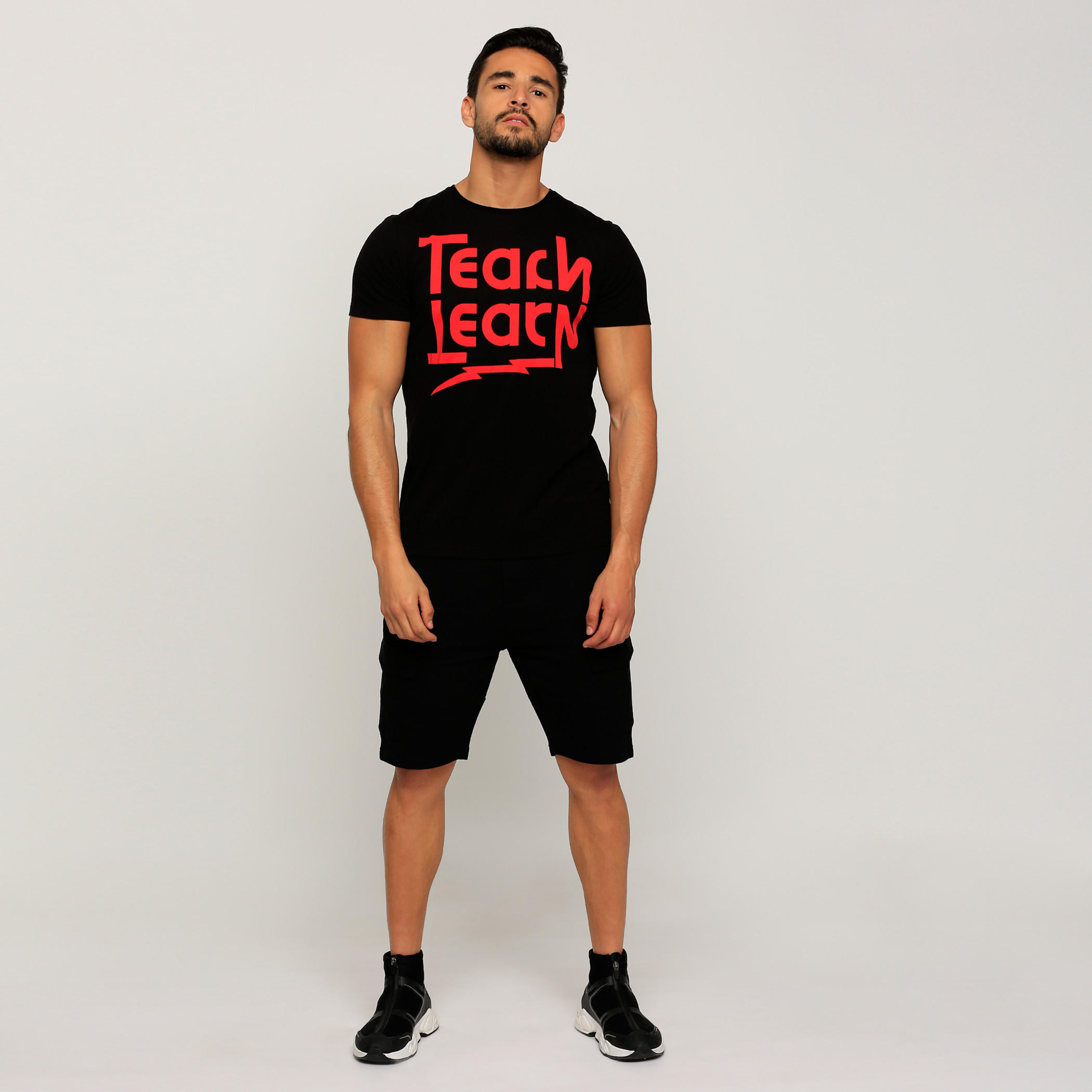 تيشيرت بياقة مستديرة وأكمام قصيرة وطبعات-men-clothing-tshirtsandpolos-tshirts-image-5