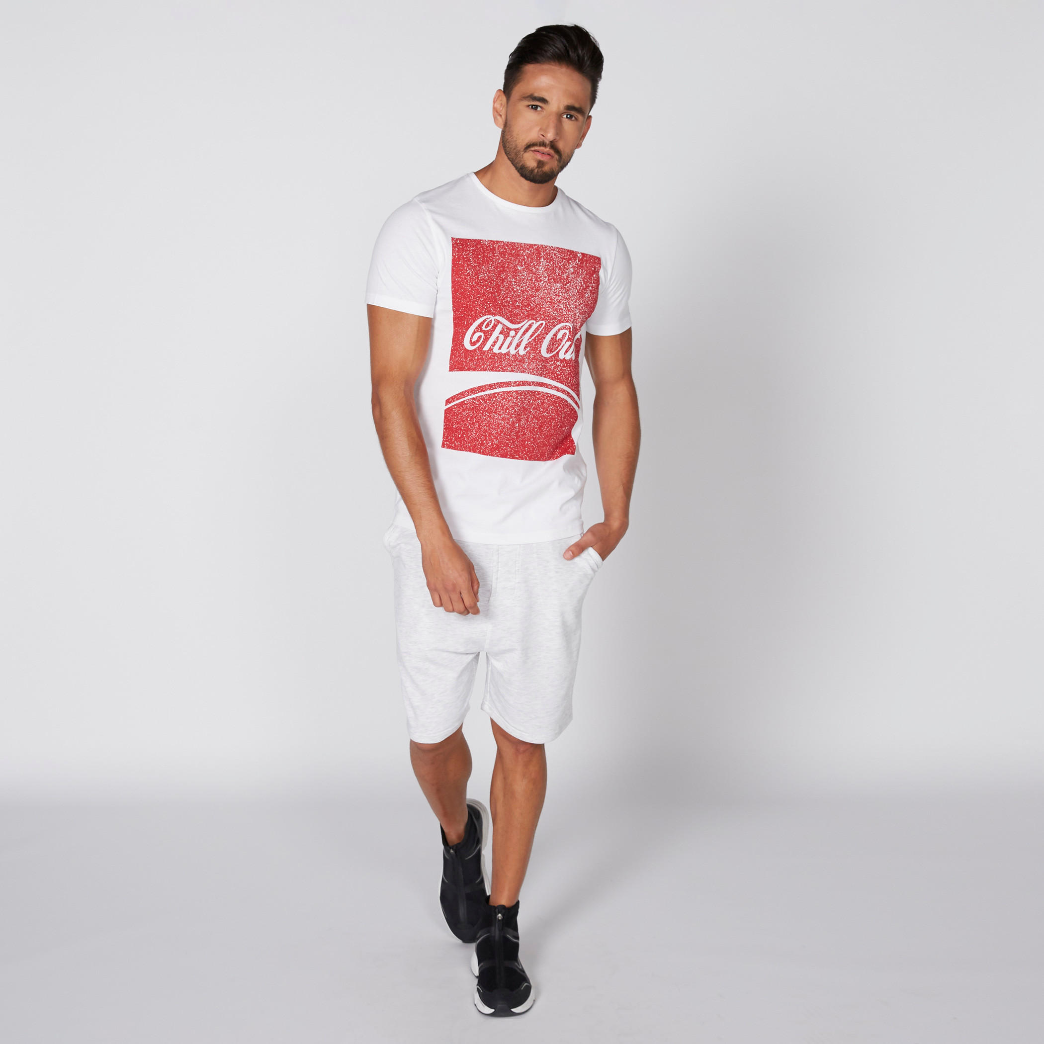 تيشيرت بياقة مستديرة وأكمام قصيرة مع طبعات-men-clothing-tshirtsandpolos-tshirts-image-1