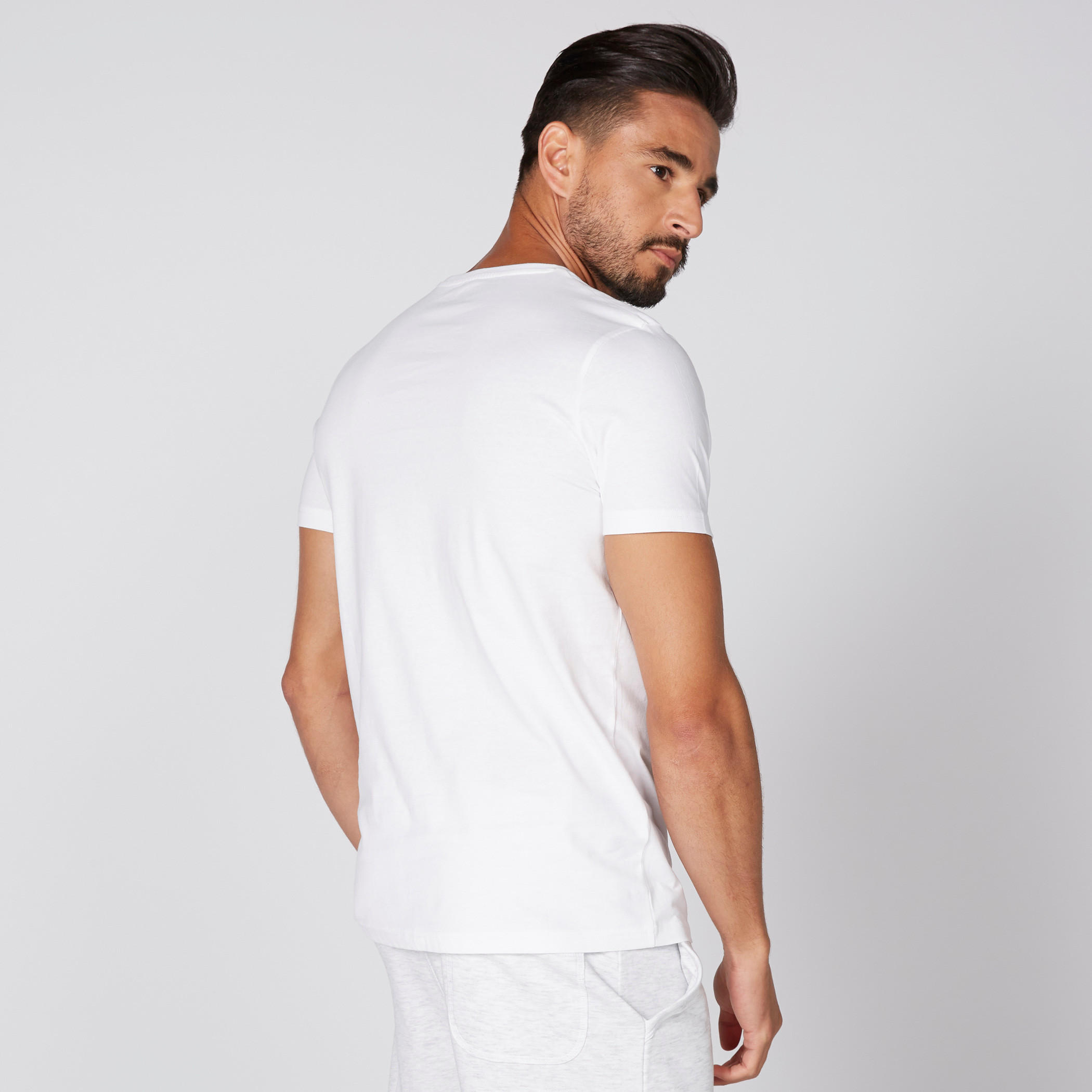 تيشيرت بياقة مستديرة وأكمام قصيرة مع طبعات-men-clothing-tshirtsandpolos-tshirts-image-4