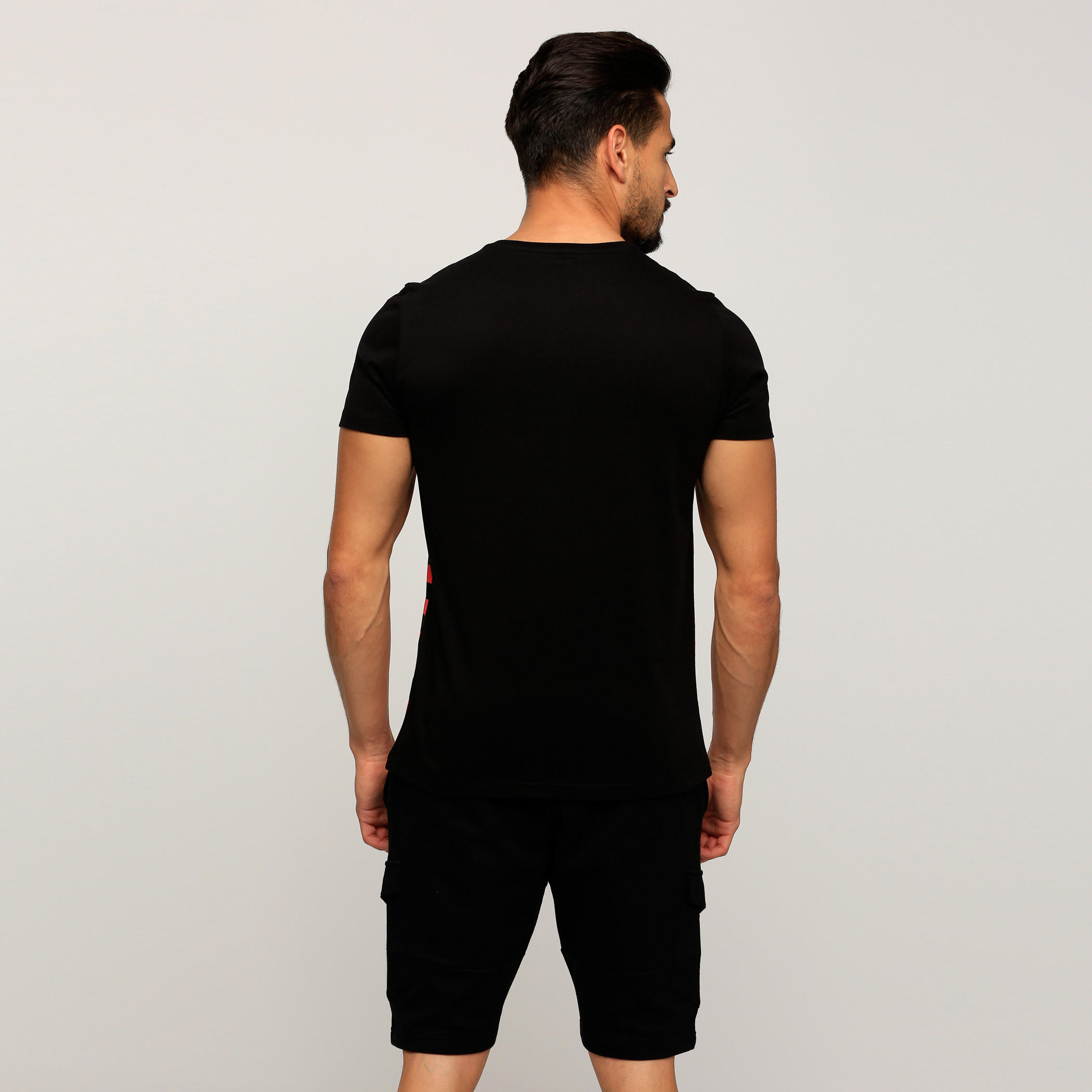 تيشيرت بياقة مستديرة وأكمام قصيرة وطبعات-men-clothing-tshirtsandpolos-tshirts-image-2
