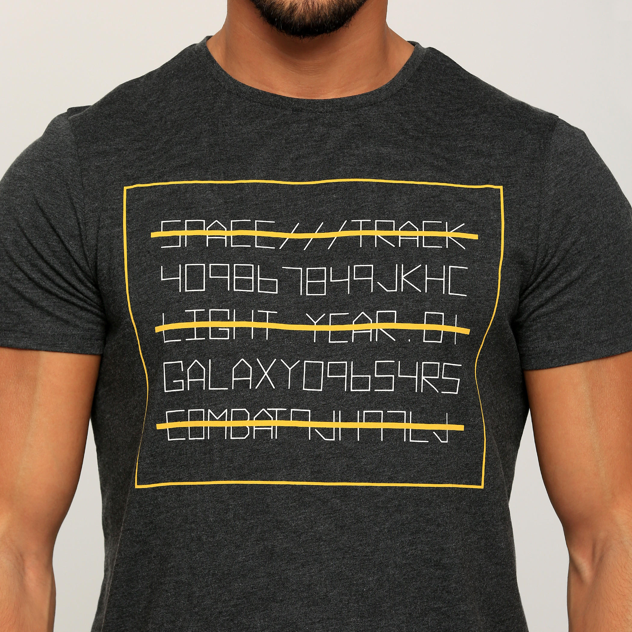 تيشيرت بياقة مستديرة وأكمام قصيرة مع طبعات-men-clothing-tshirtsandpolos-tshirts-image-4