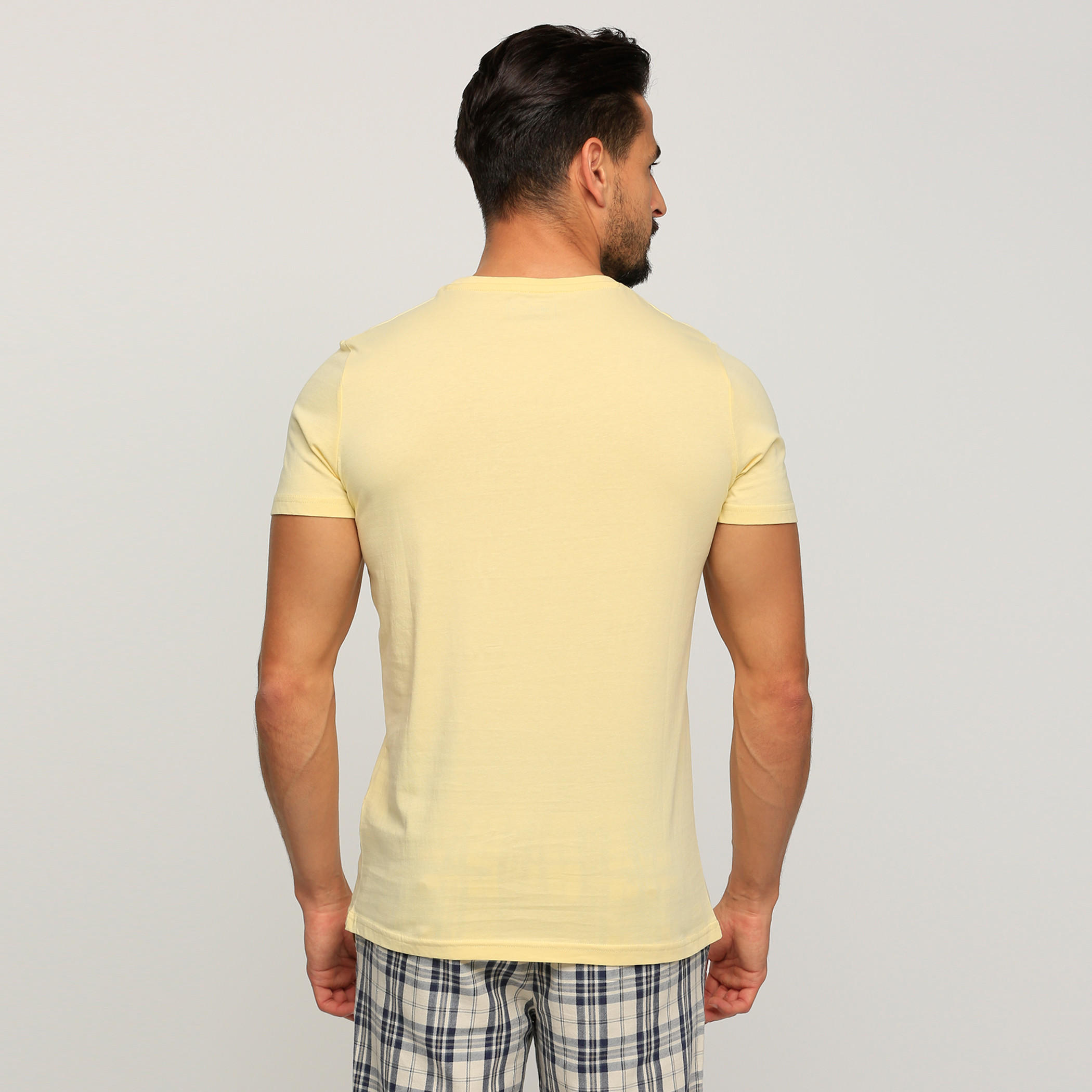 تيشيرت بياقة مستديرة وأكمام قصيرة وطبعات-men-clothing-tshirtsandpolos-tshirts-image-2