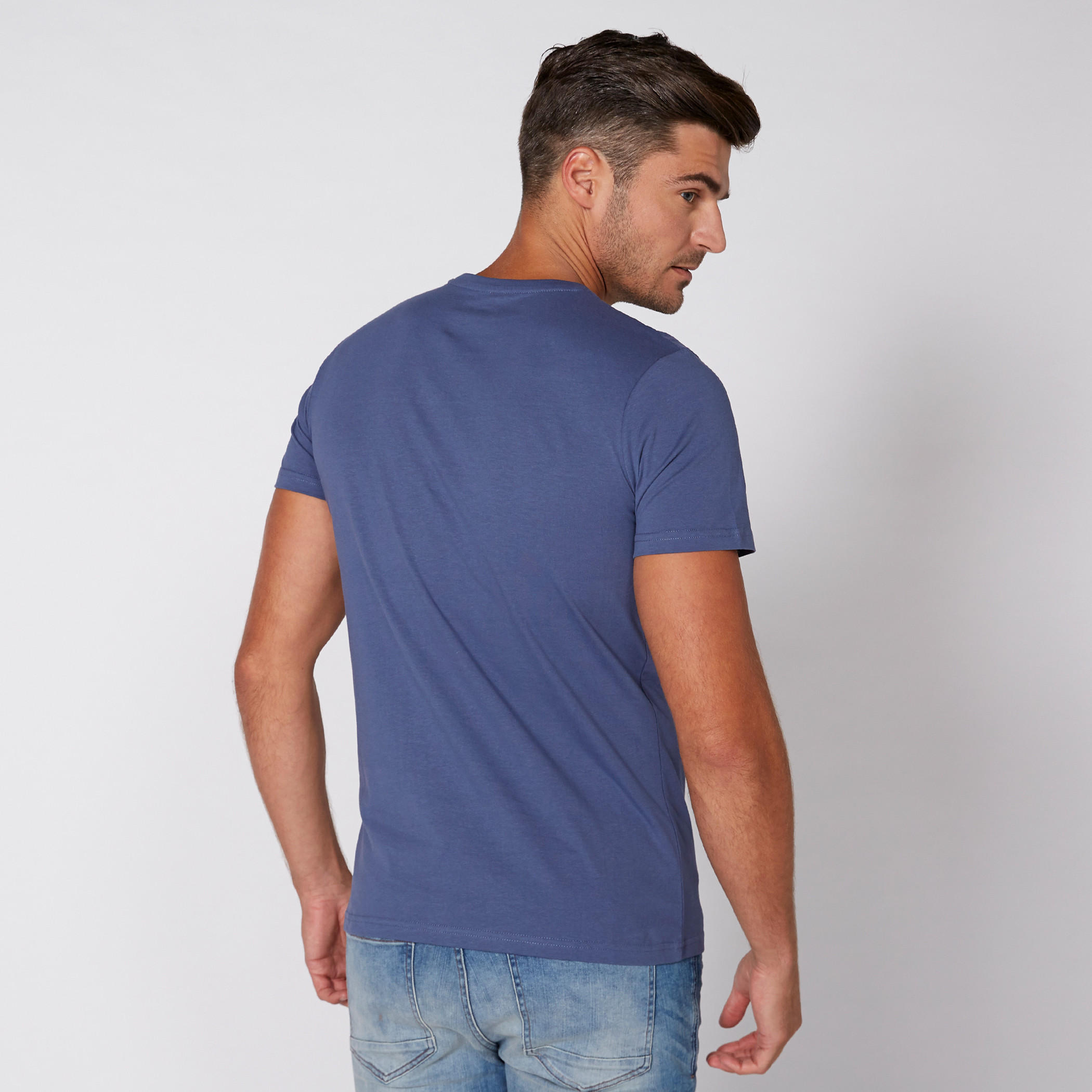تيشيرت بياقة مستديرة وأكمام قصيرة مع طبعات-men-clothing-tshirtsandpolos-tshirts-image-4