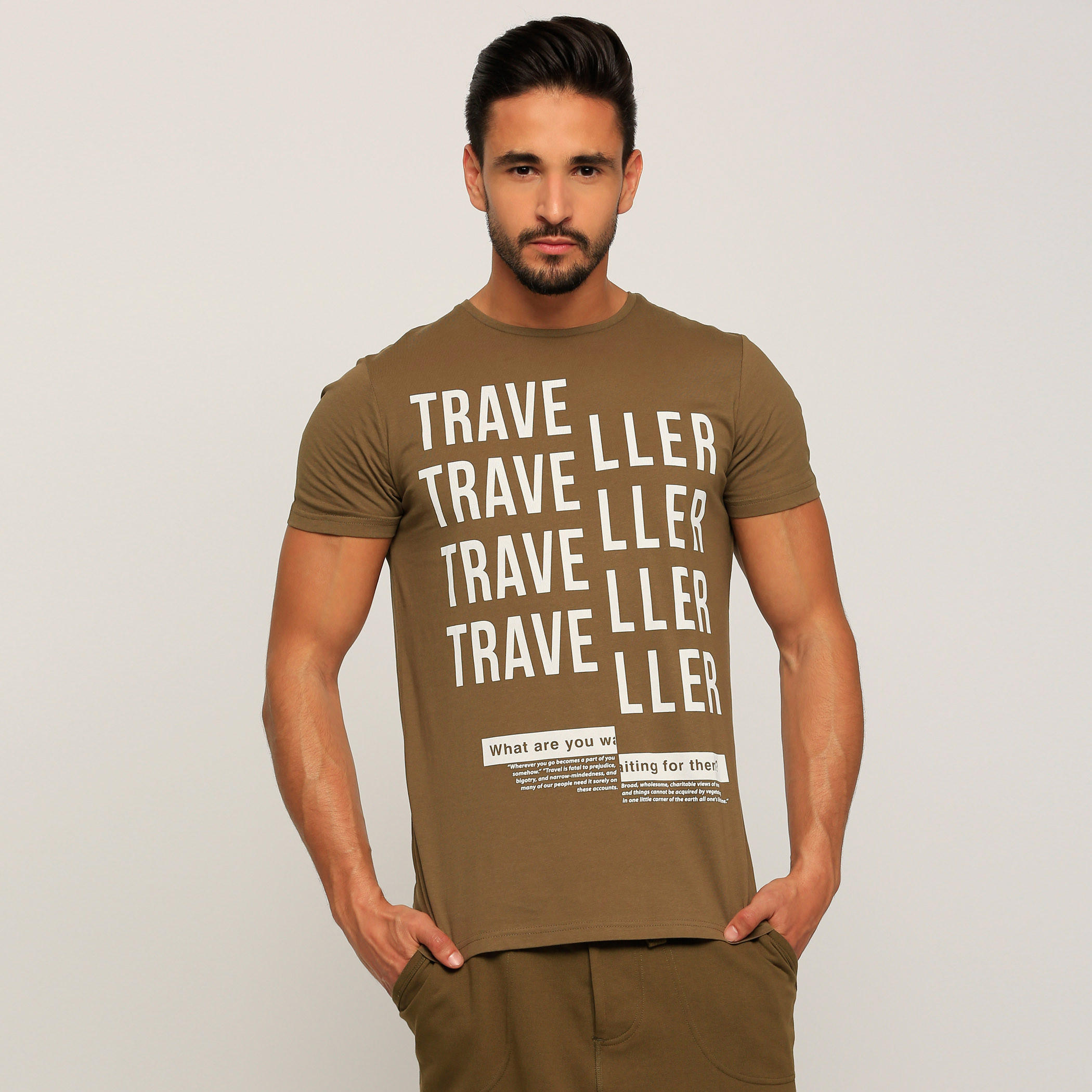 تيشيرت بياقة مستديرة وأكمام قصيرة مع طبعات-men-clothing-tshirtsandpolos-tshirts-image-1