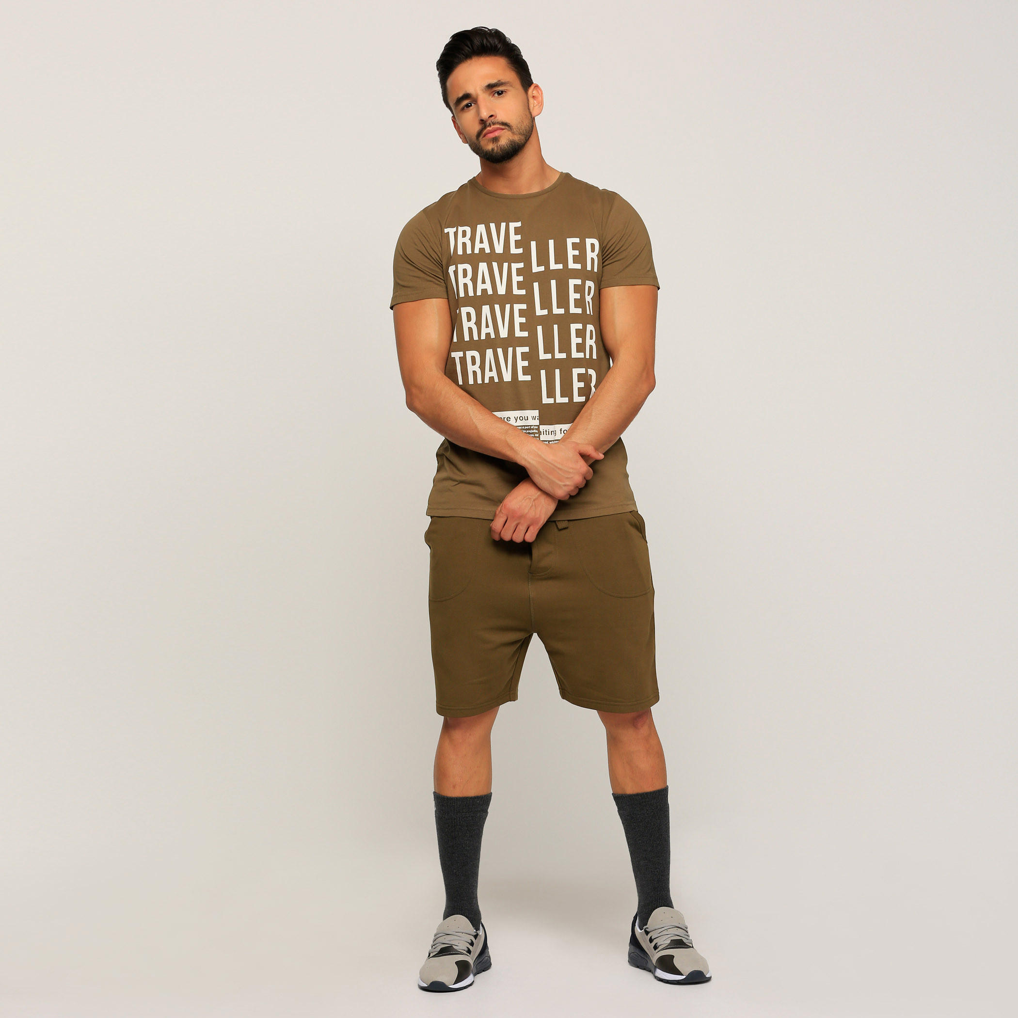 تيشيرت بياقة مستديرة وأكمام قصيرة مع طبعات-men-clothing-tshirtsandpolos-tshirts-image-5