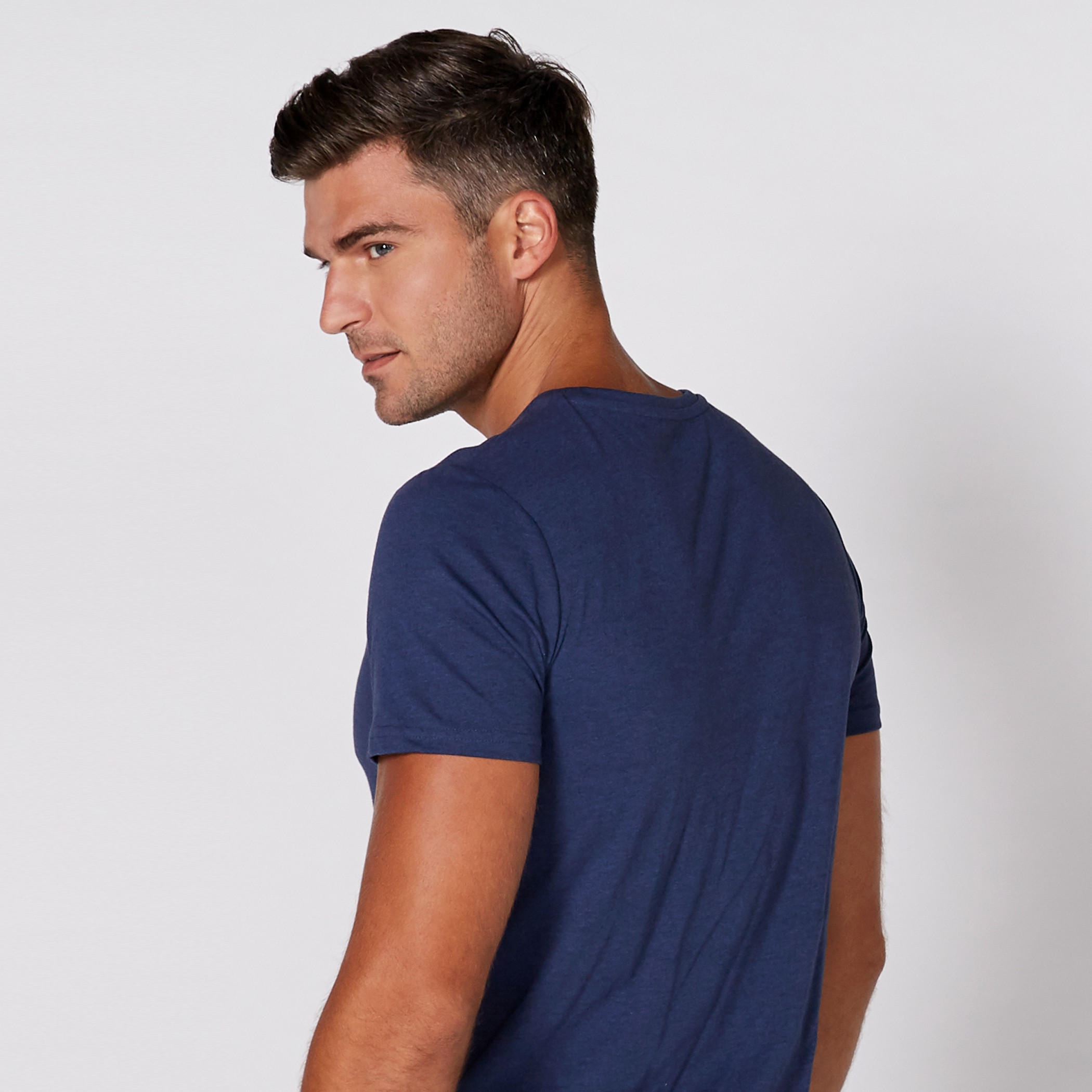 تيشيرت بياقة مستديرة وأكمام قصيرة مع طبعات-men-clothing-tshirtsandpolos-tshirts-image-4