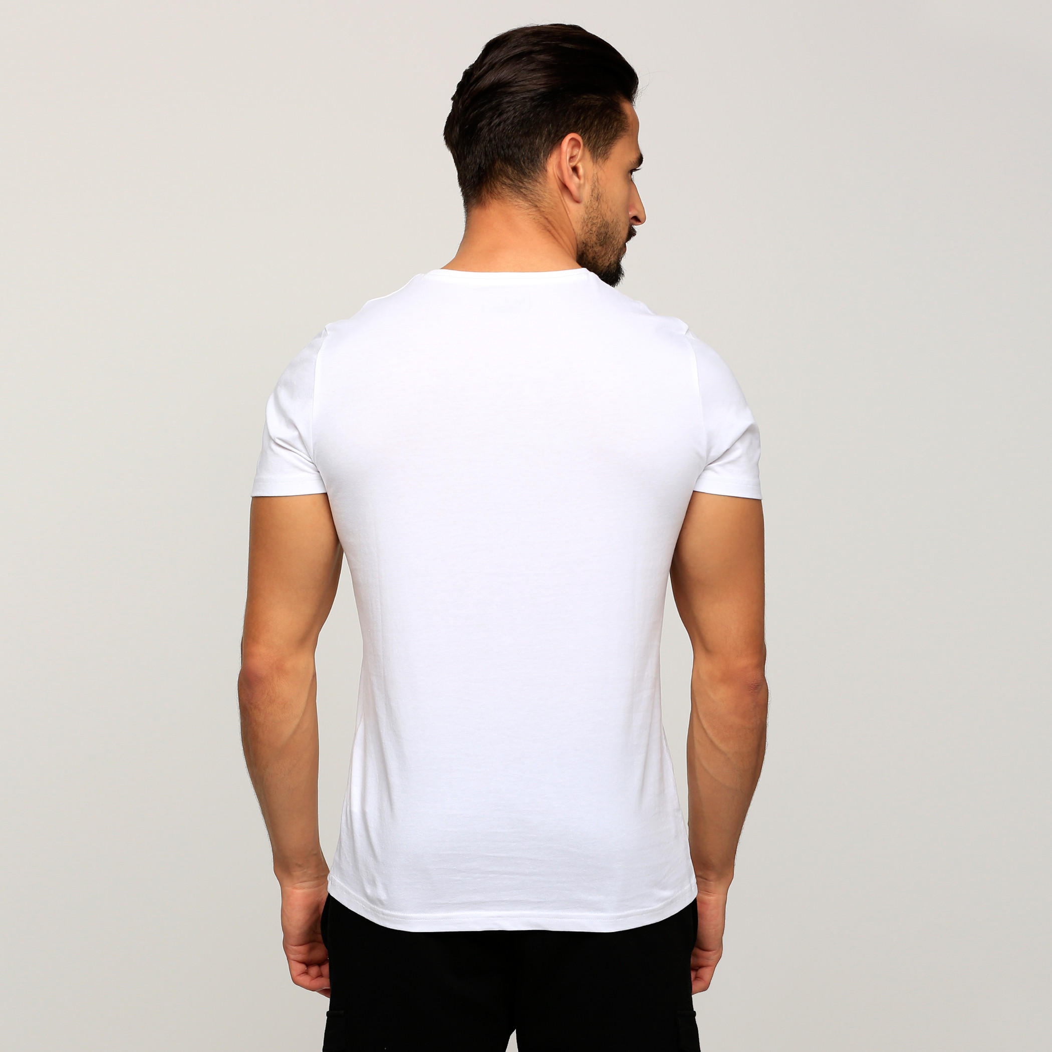 تيشيرت بياقة مستديرة وأكمام قصيرة وطبعات-men-clothing-tshirtsandpolos-tshirts-image-2