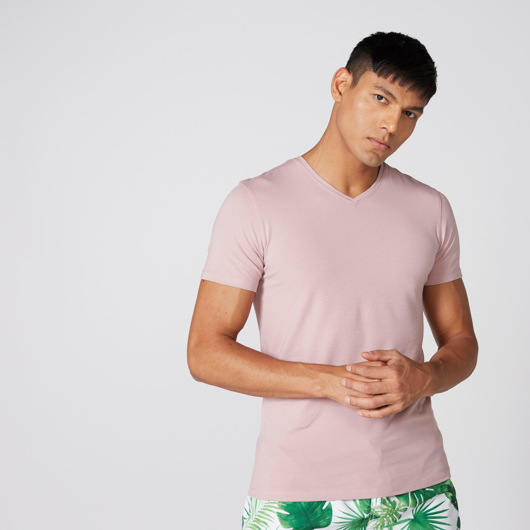 تيشيرت بأكمام قصيرة وياقة V-men-clothing-tshirtsandpolos-tshirts-image-1