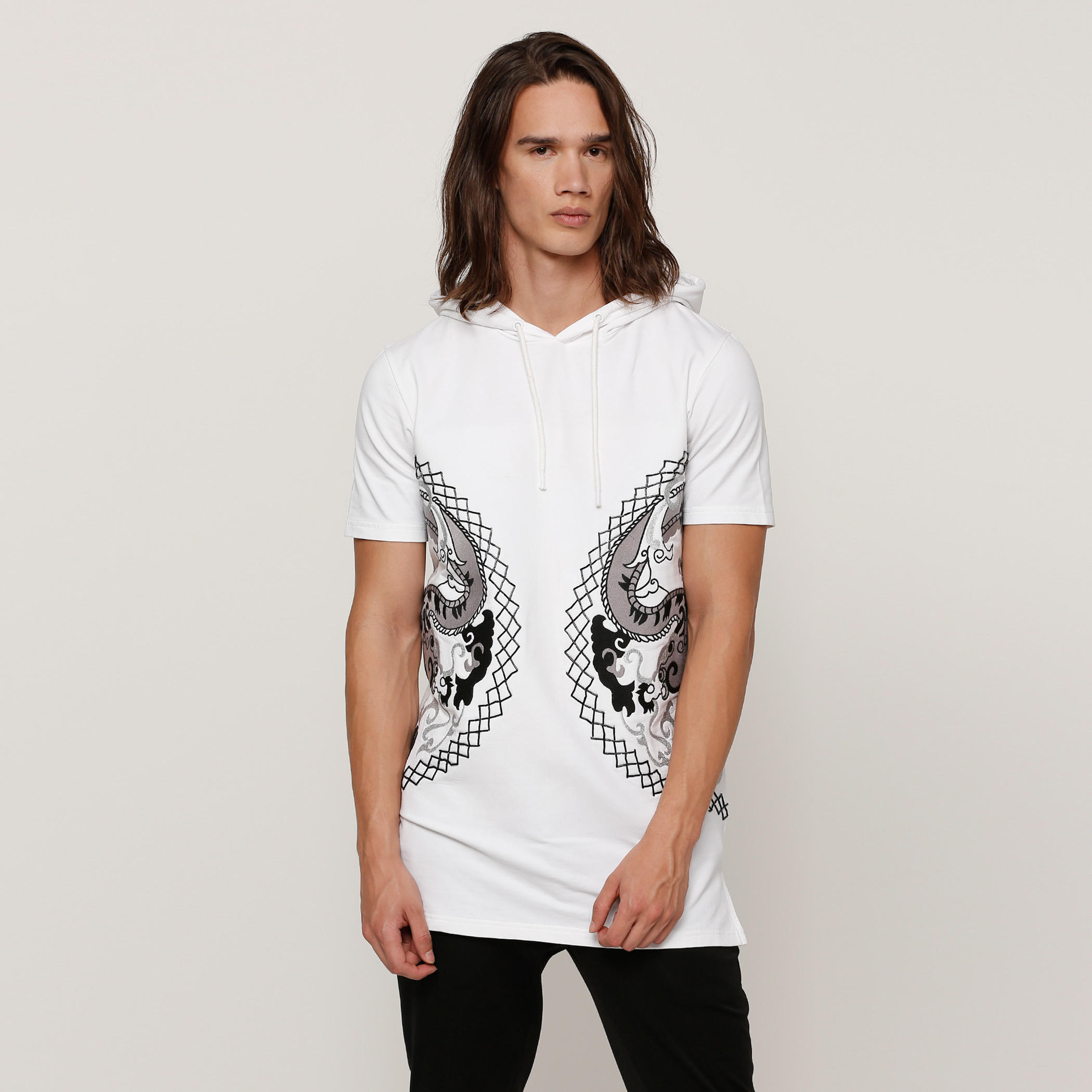 تيشيرت بقبّعة وأكمام قصيرة وطبعات-men-clothing-tshirtsandpolos-tshirts-image-5