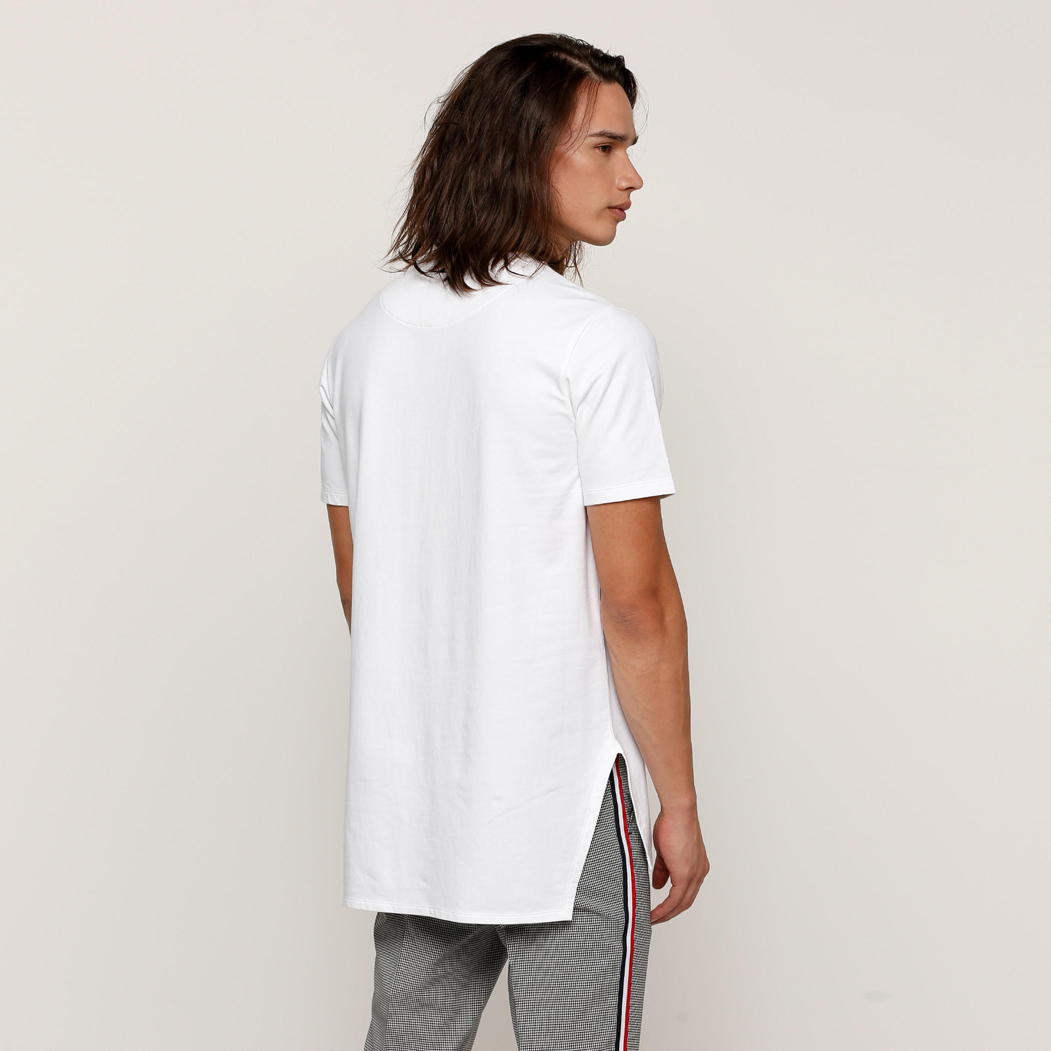 تيشيرت مزيّن بياقة مستديرة وأكمام قصيرة-men-clothing-tshirtsandpolos-tshirts-image-2