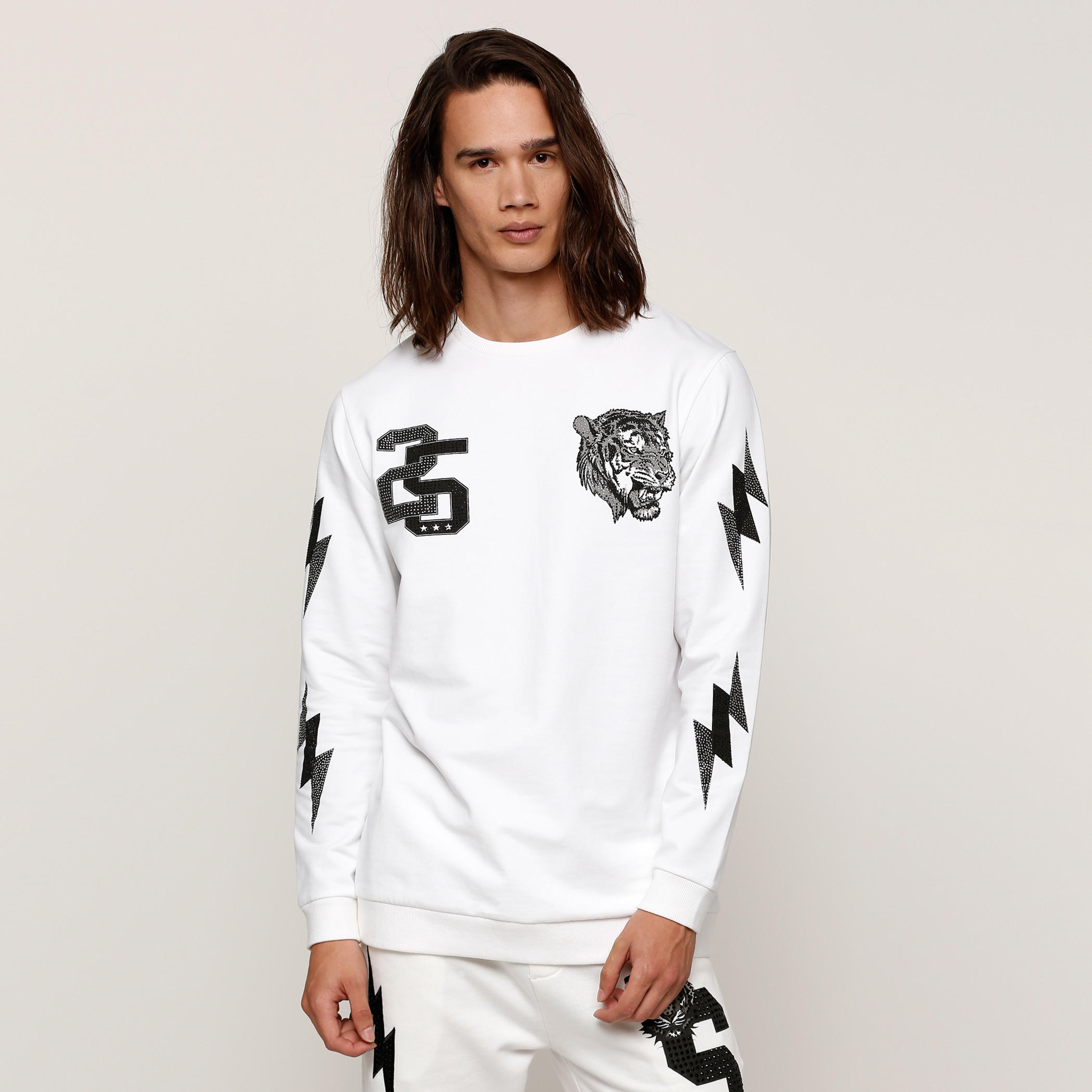 سويت شيرت مزيّن بياقة مستديرة وأكمام طويلة-men-winterwear-hoodiesandsweatshirts-image-1