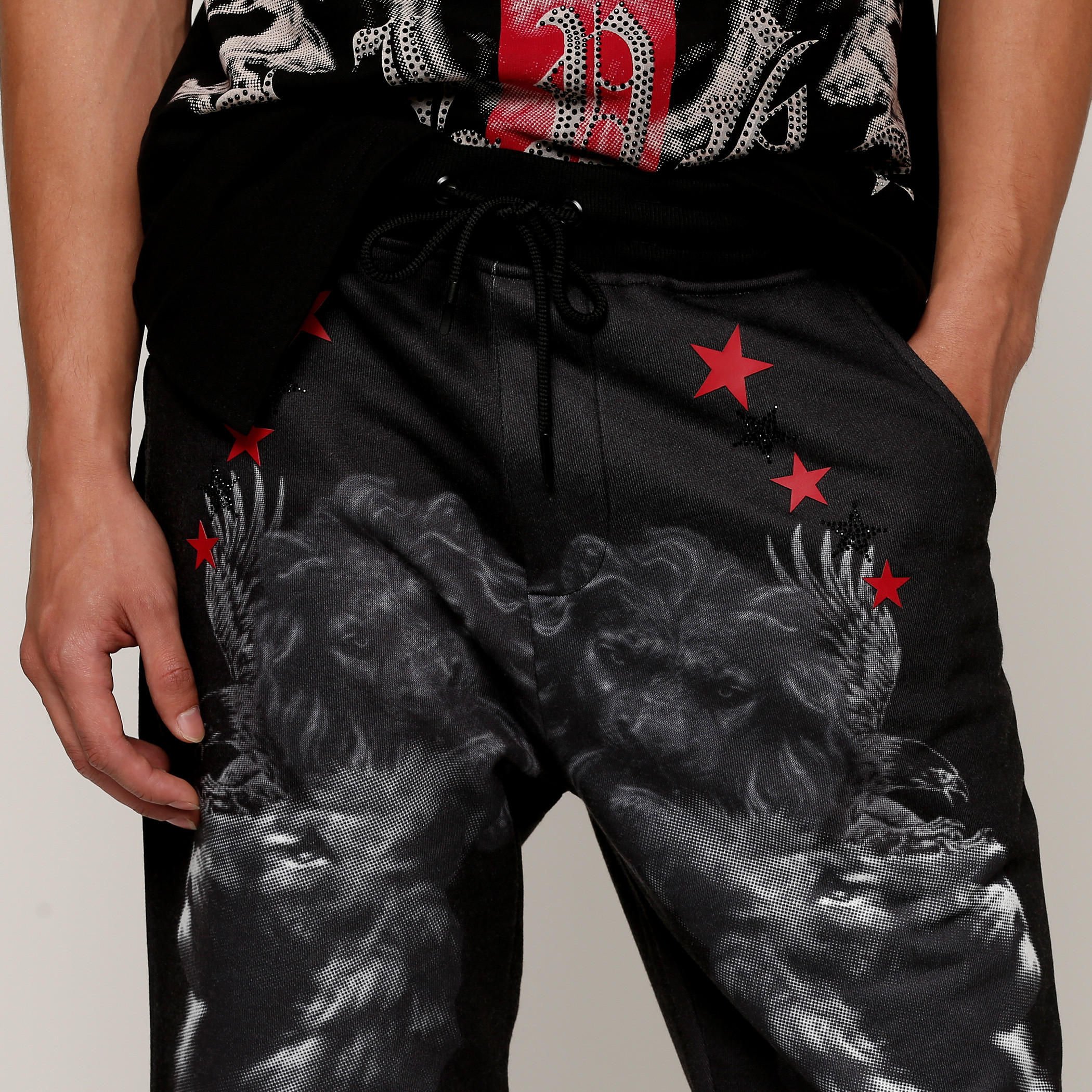 شورت بجيوب وطبعات-men-clothing-bottoms-shorts-image-4