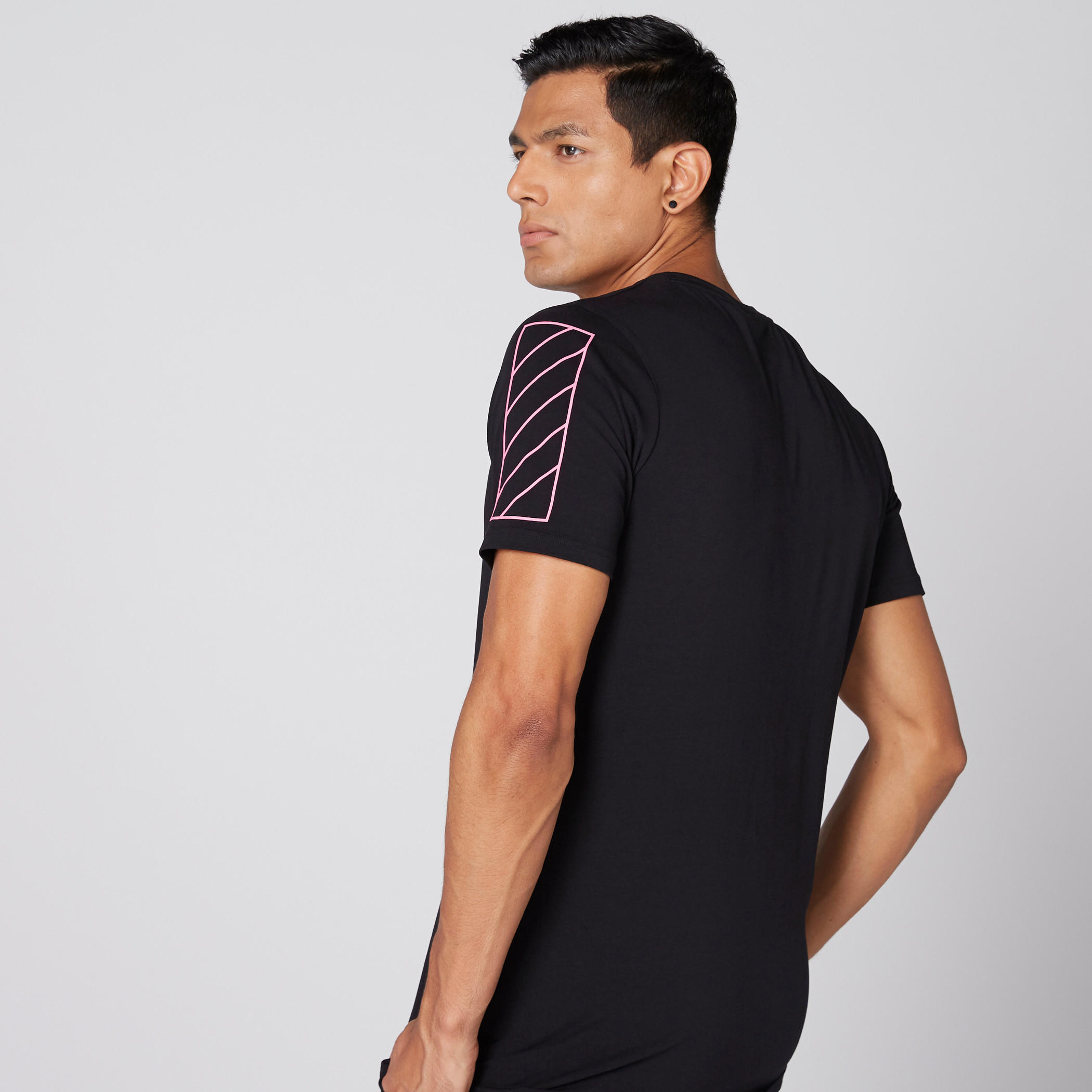 تيشيرت بياقة مستديرة وأكمام قصيرة وطبعات-men-clothing-tshirtsandpolos-tshirts-image-3