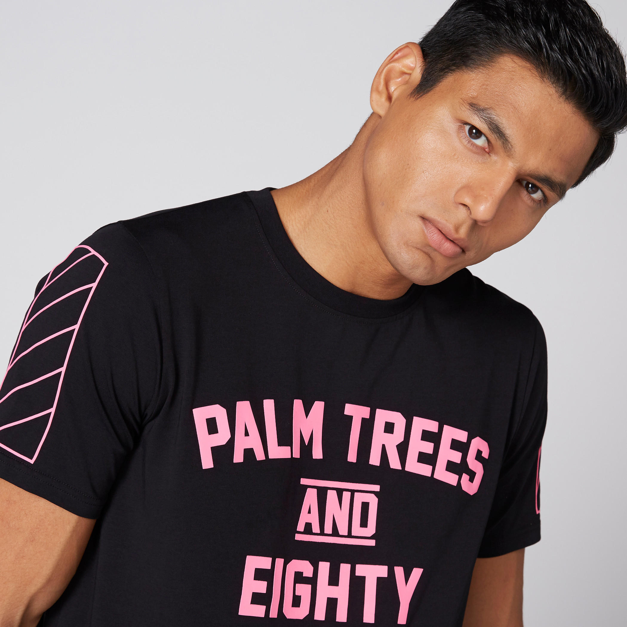 تيشيرت بياقة مستديرة وأكمام قصيرة وطبعات-men-clothing-tshirtsandpolos-tshirts-image-4