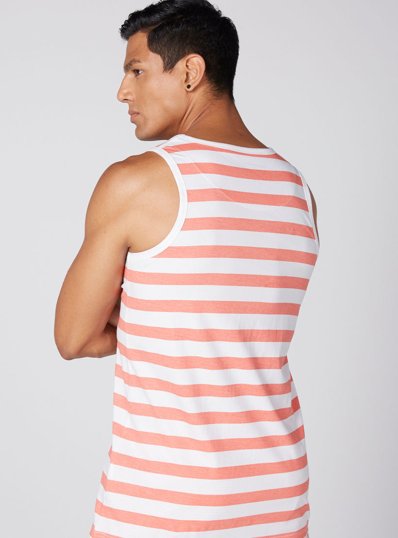 تيشيرت مقلّم دون أكمام بياقة مستديرة-men-clothing-tshirtsandpolos-tshirts-image-1