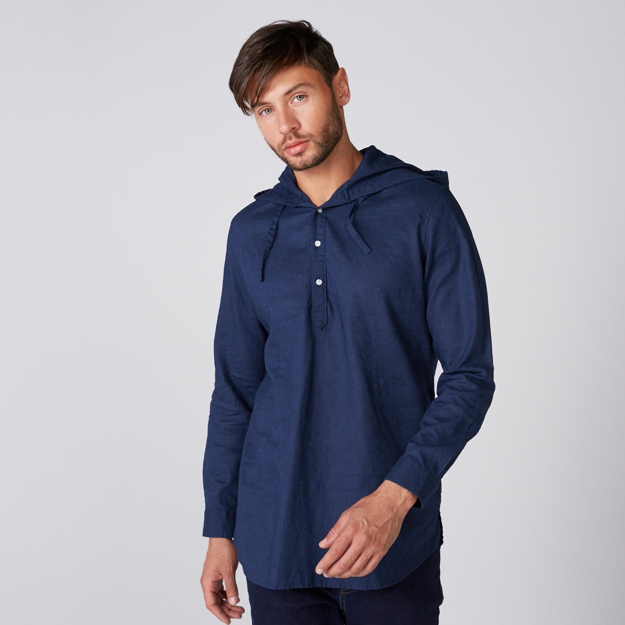قميص بأكمام طويلة وقبعة-men-clothing-tshirtsandpolos-tshirts-image-4