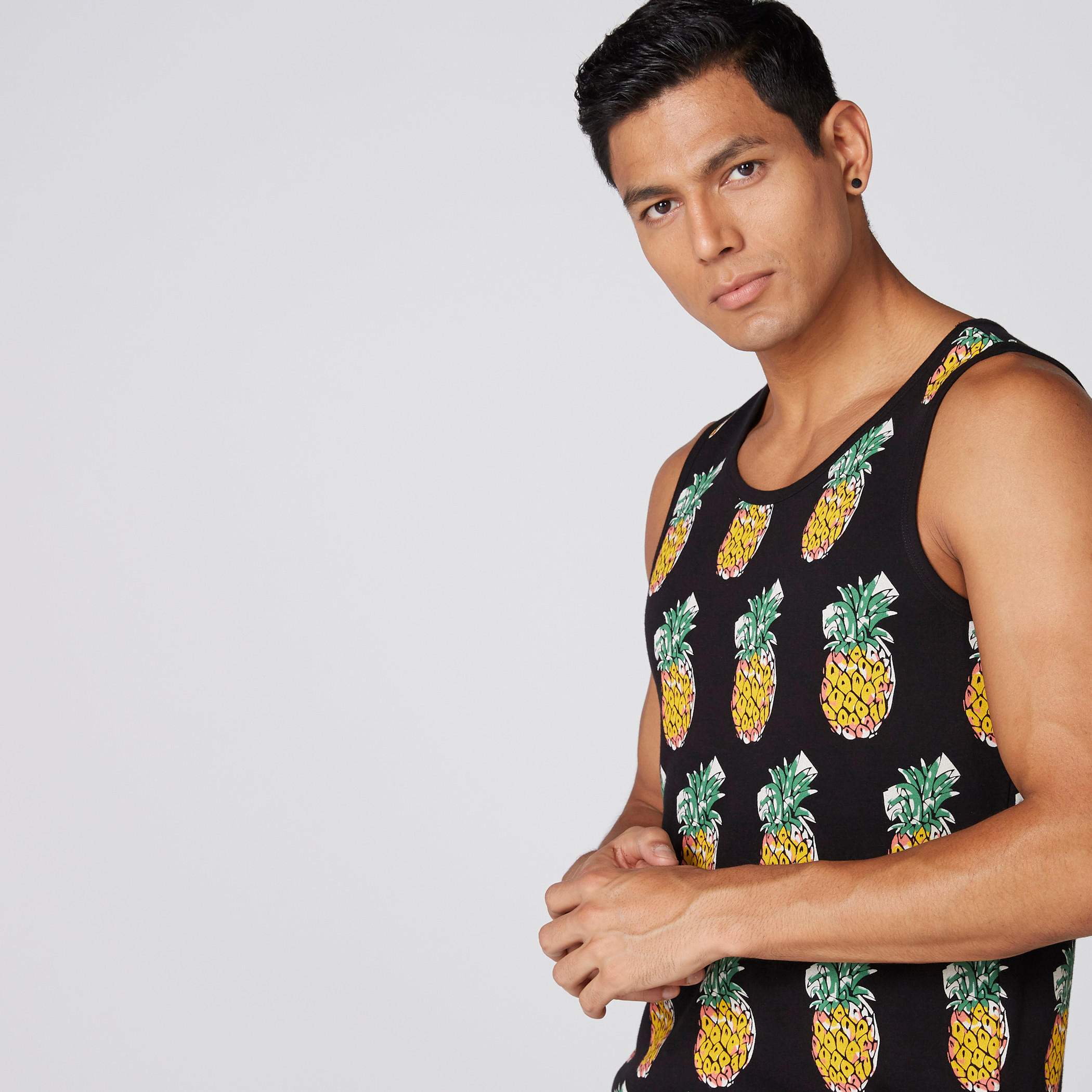 تيشيرت دون أكمام بياقة مستديرة وطبعات-men-clothing-tshirtsandpolos-tshirts-image-4