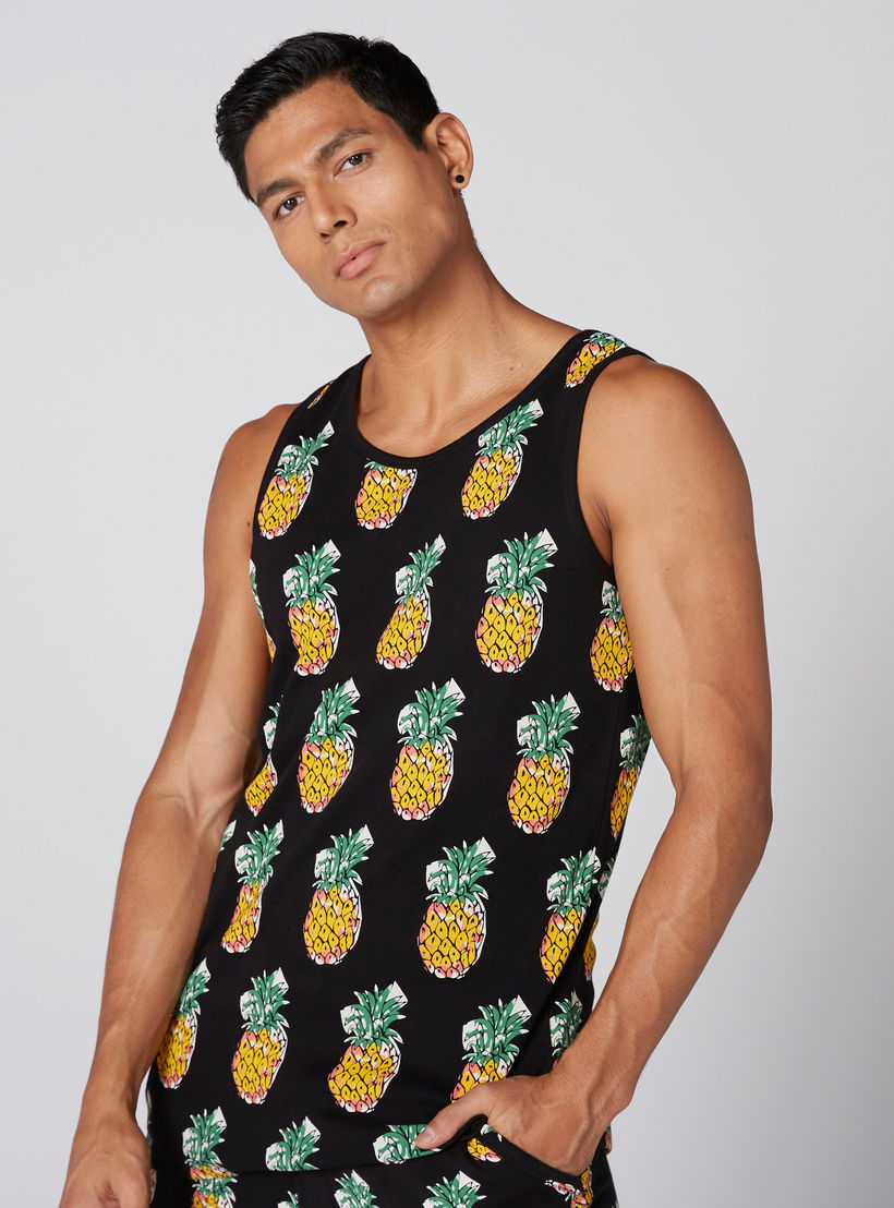تيشيرت دون أكمام بياقة مستديرة وطبعات-men-clothing-tshirtsandpolos-tshirts-image-1