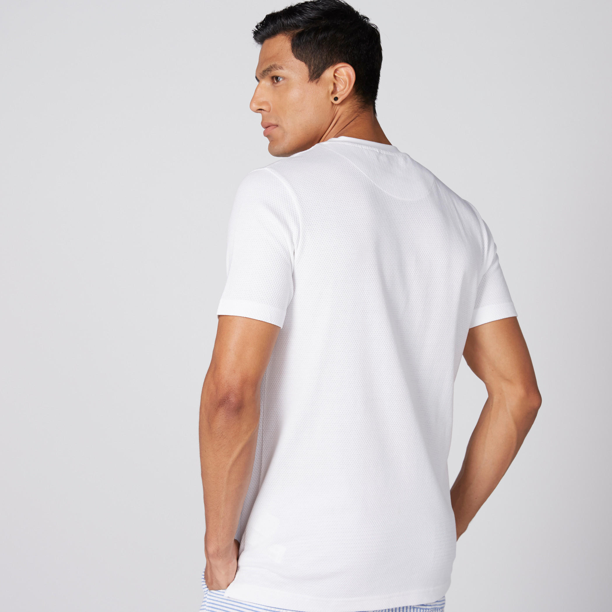 تيشيرت بياقة مستديرة وأكمام قصيرة وطبعات-men-clothing-tshirtsandpolos-tshirts-image-3