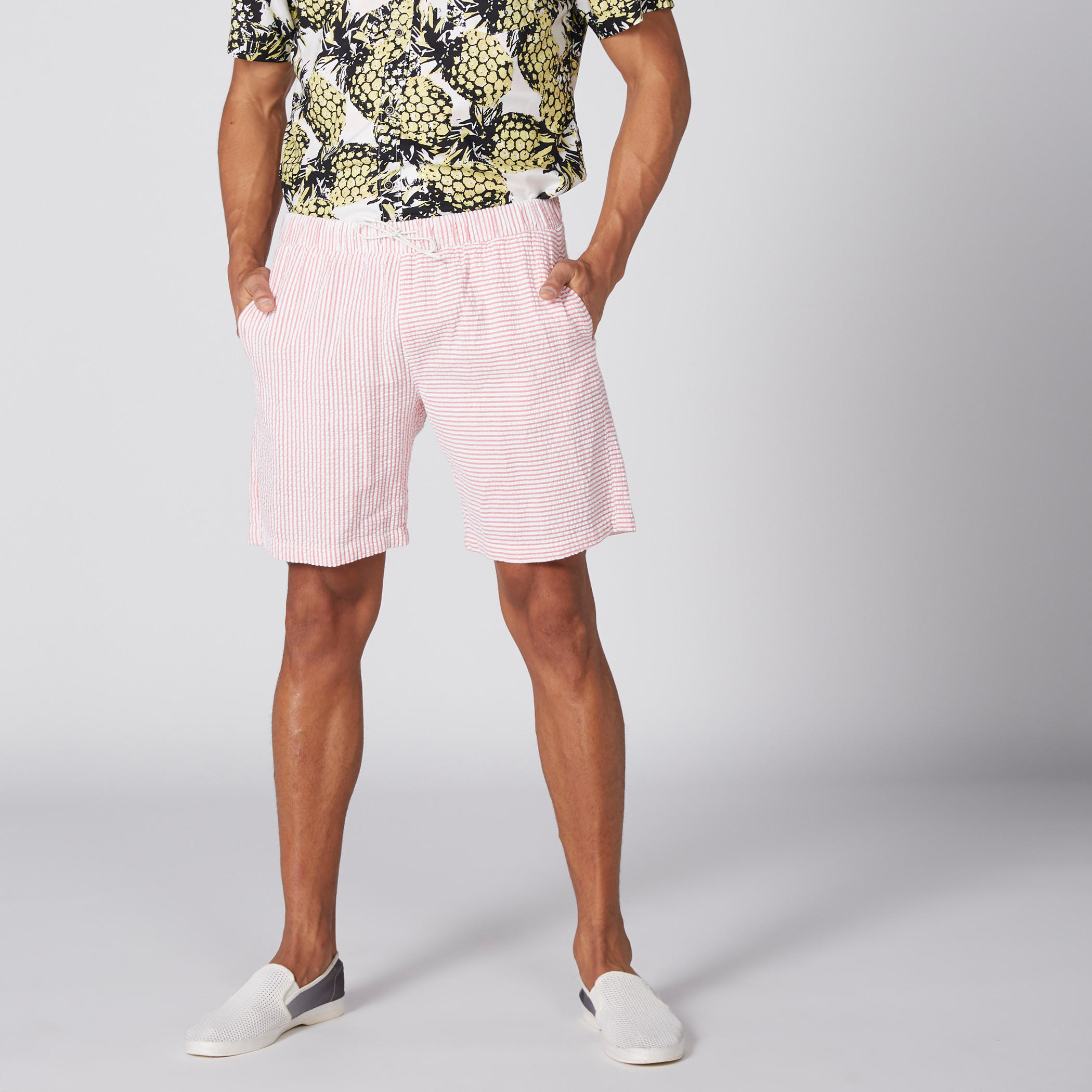 شورت مقلم بخصر مطّاطي ورباط-men-clothing-bottoms-shorts-image-1