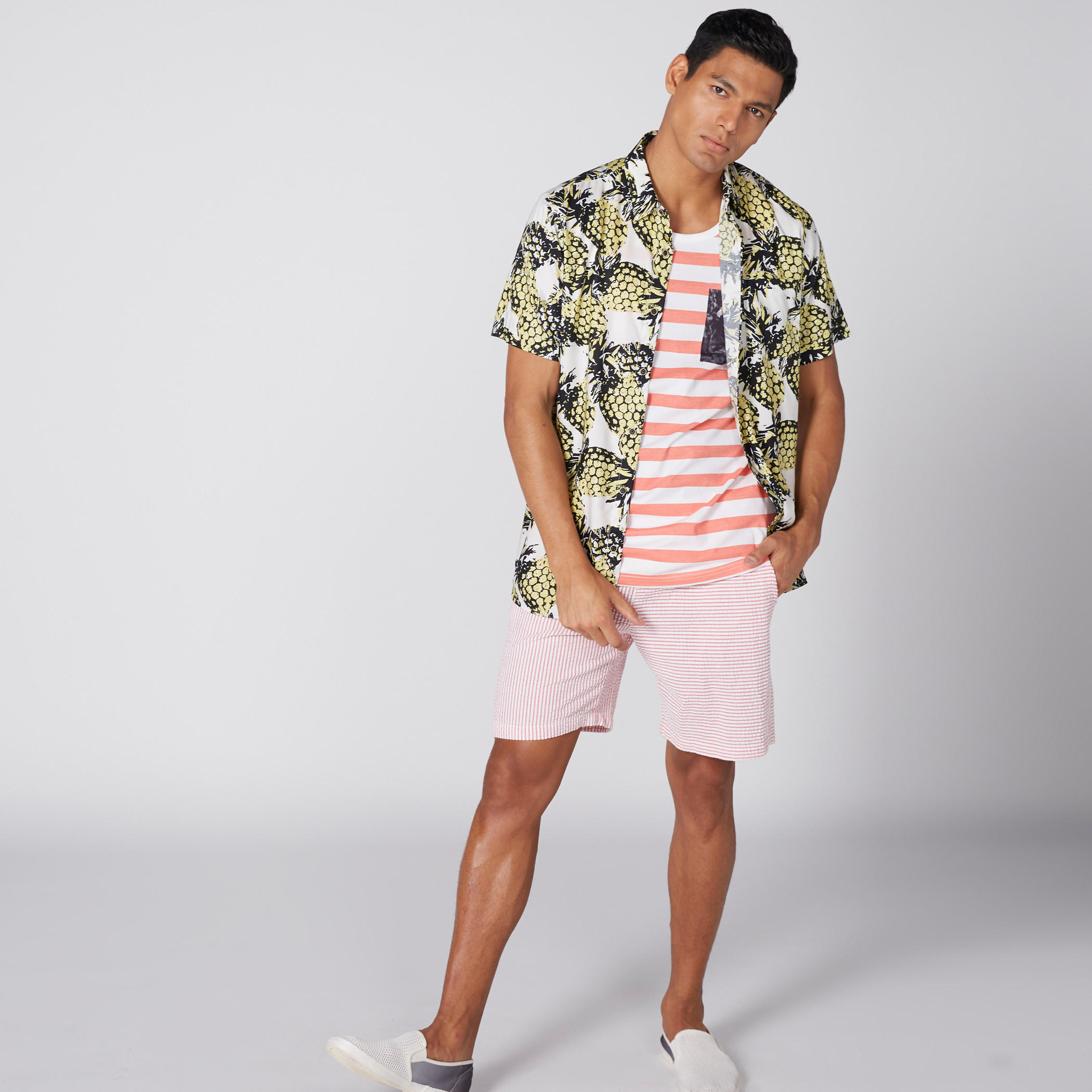 شورت مقلم بخصر مطّاطي ورباط-men-clothing-bottoms-shorts-image-2