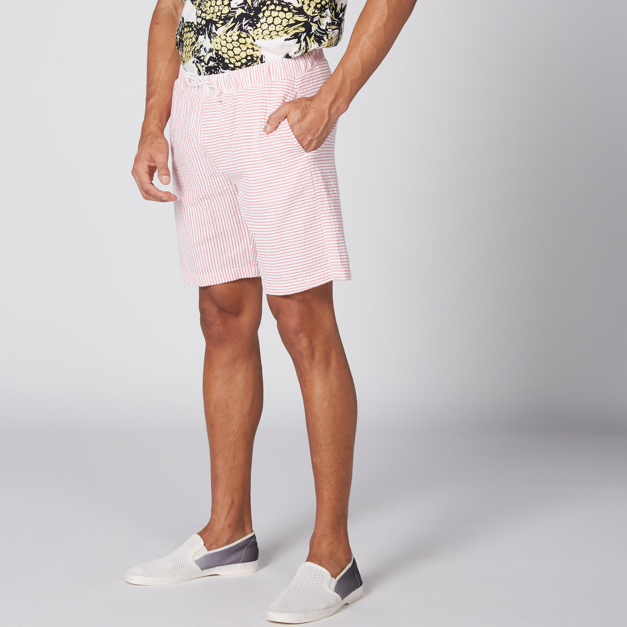 شورت مقلم بخصر مطّاطي ورباط-men-clothing-bottoms-shorts-image-4
