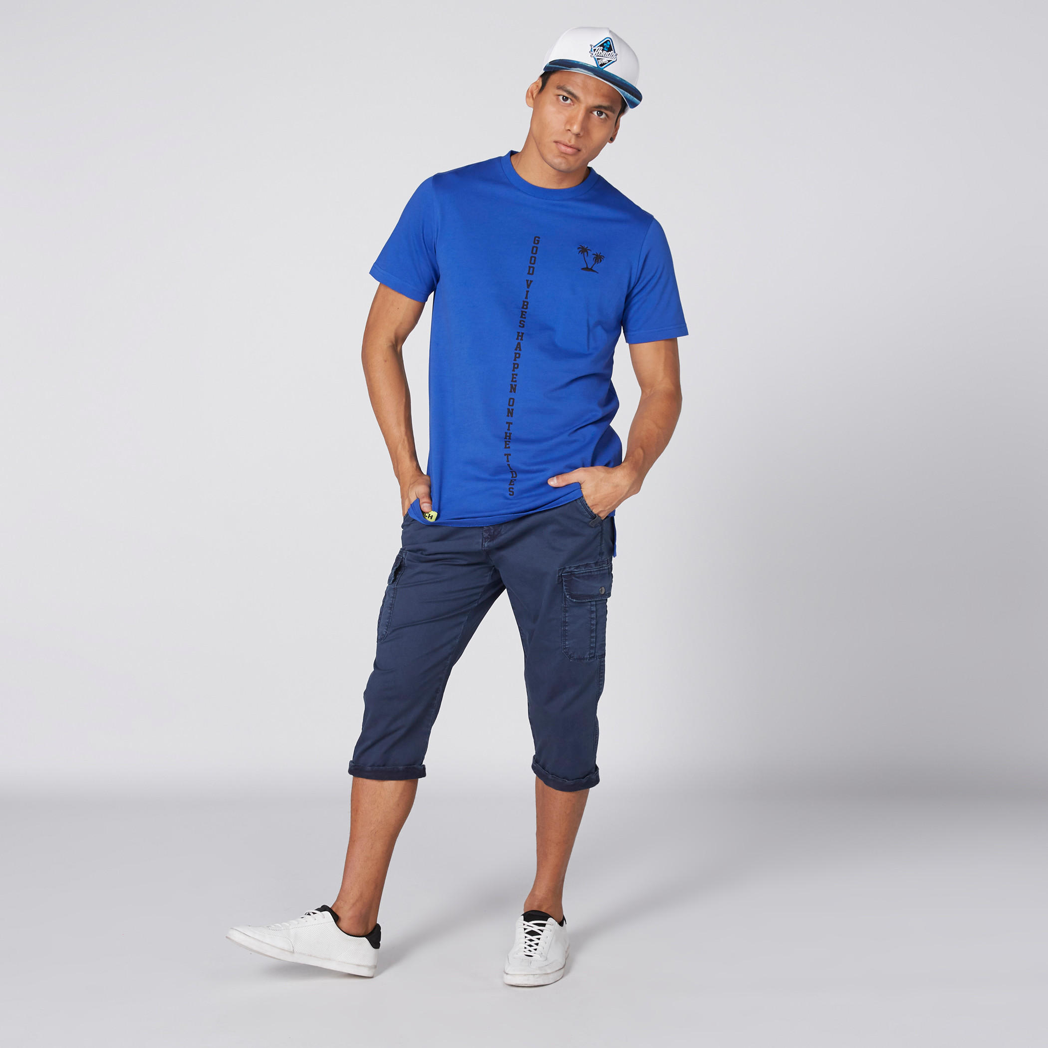 تيشيرت بطبعات وياقة مستديرة وأكمام قصيرة-men-clothing-tshirtsandpolos-tshirts-image-3