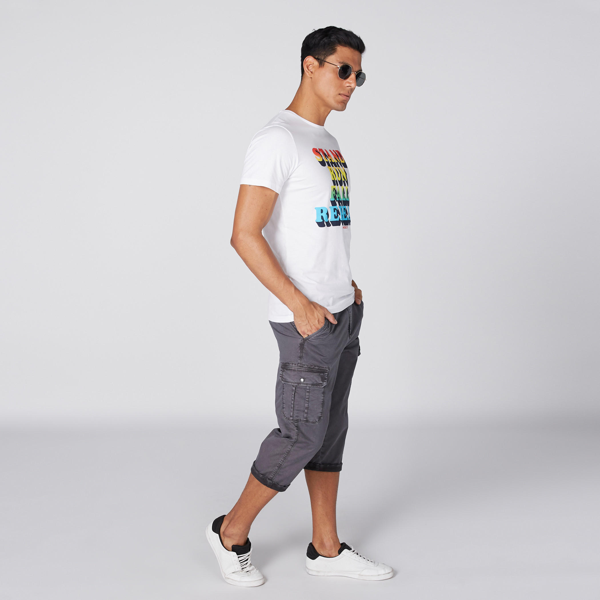 تيشيرت بطبعات وياقة مستديرة وأكمام قصيرة-men-clothing-tshirtsandpolos-tshirts-image-3