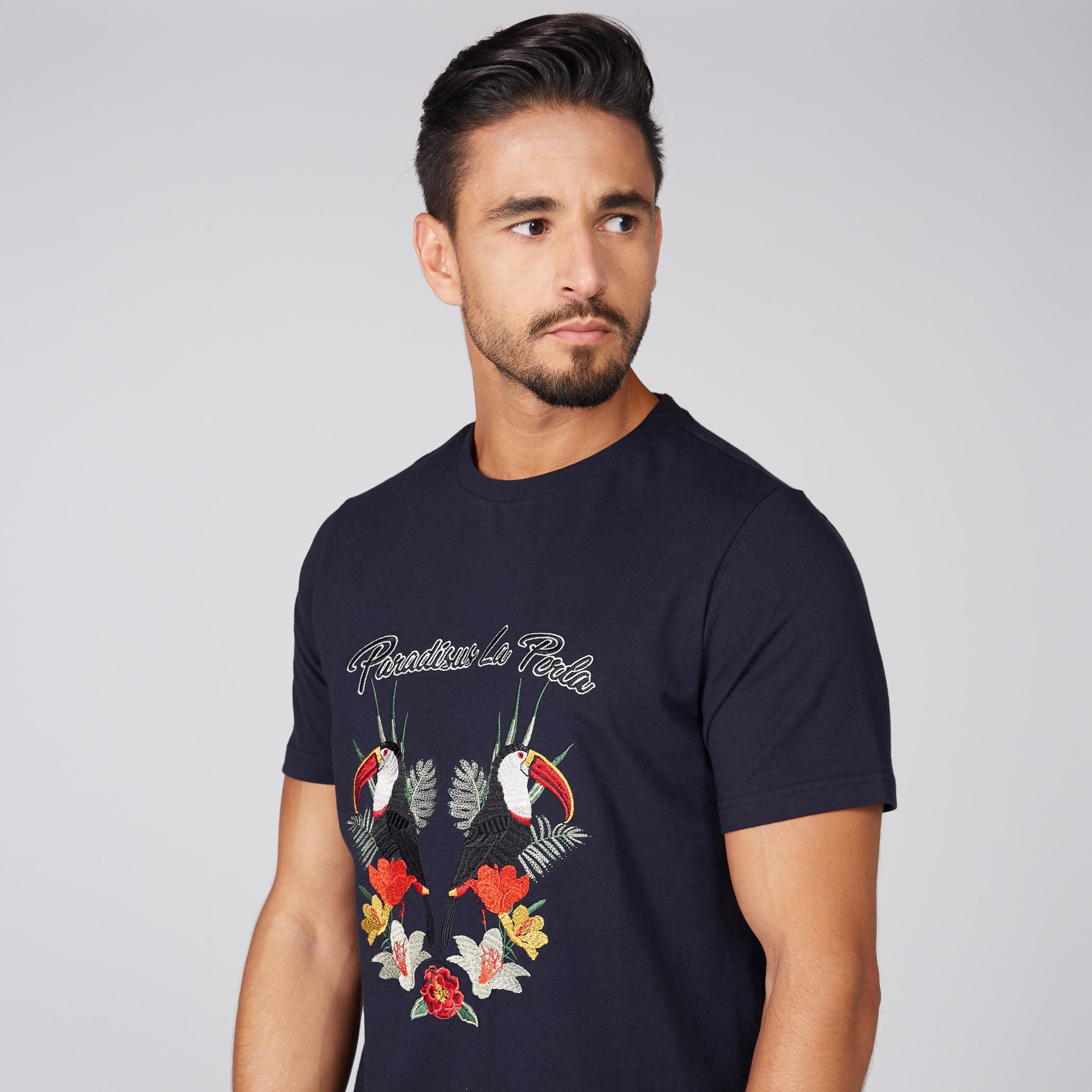 تيشيرت بياقة مستديرة وأكمام قصيرة وطبعات-men-clothing-tshirtsandpolos-tshirts-image-1