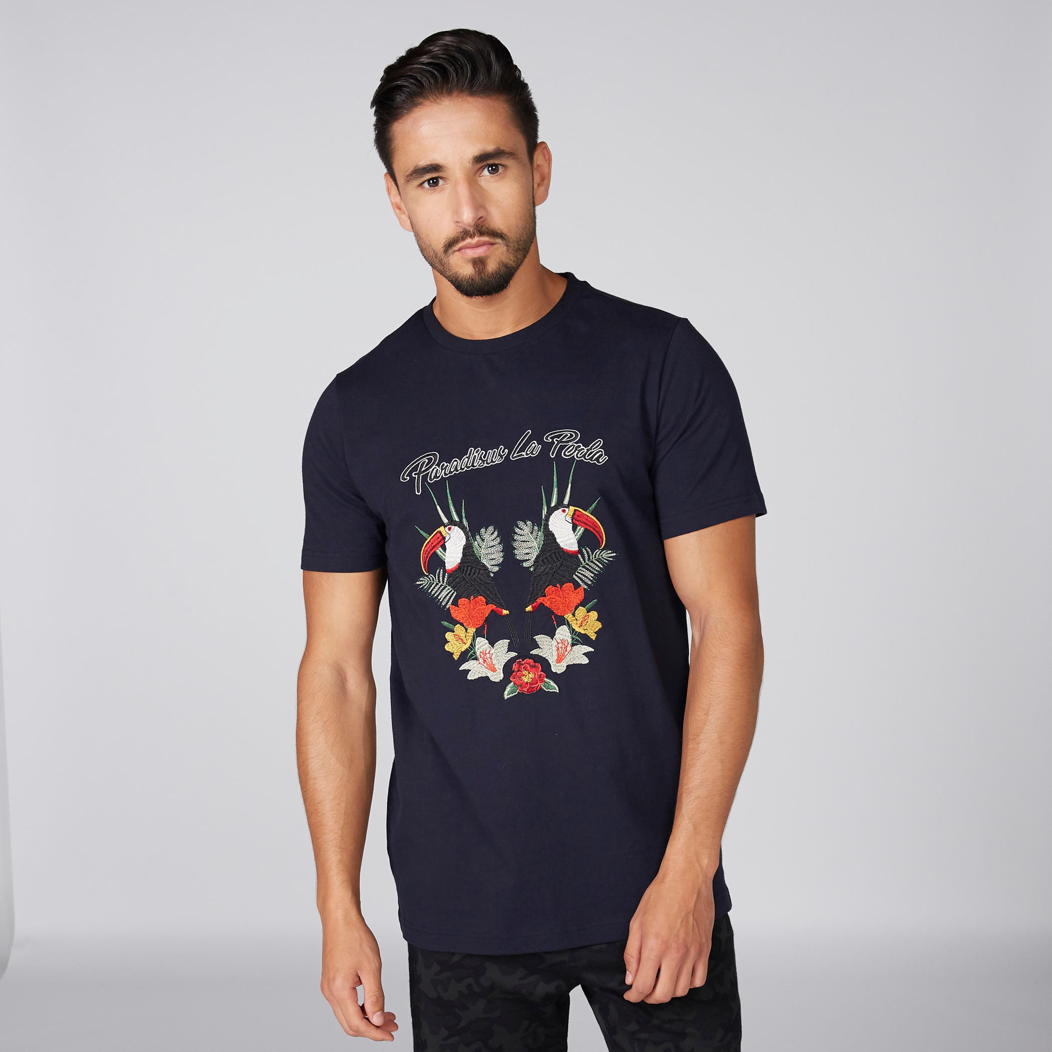 تيشيرت بياقة مستديرة وأكمام قصيرة وطبعات-men-clothing-tshirtsandpolos-tshirts-image-3